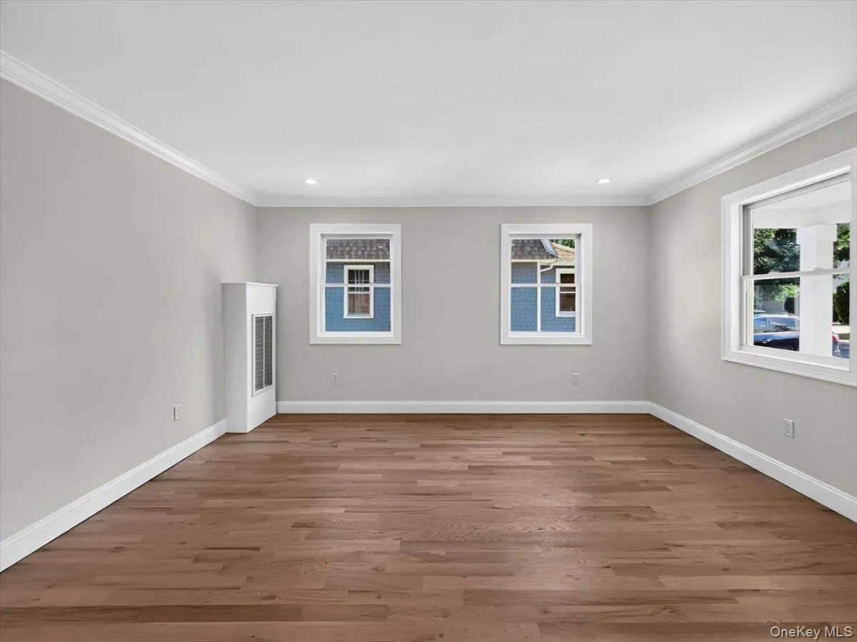 5 Elm Avenue, Hempstead, NY, 4 Bedrooms Bedrooms, 9 Rooms Rooms,3 BathroomsBathrooms,Residential,For Rent,Elm,0,1042484 5 Elm Avenue, Hempstead, NY, 4 Bedrooms Bedrooms, 9 Rooms Rooms,3 BathroomsBathrooms,Residential,For Rent,Elm,0,1042484