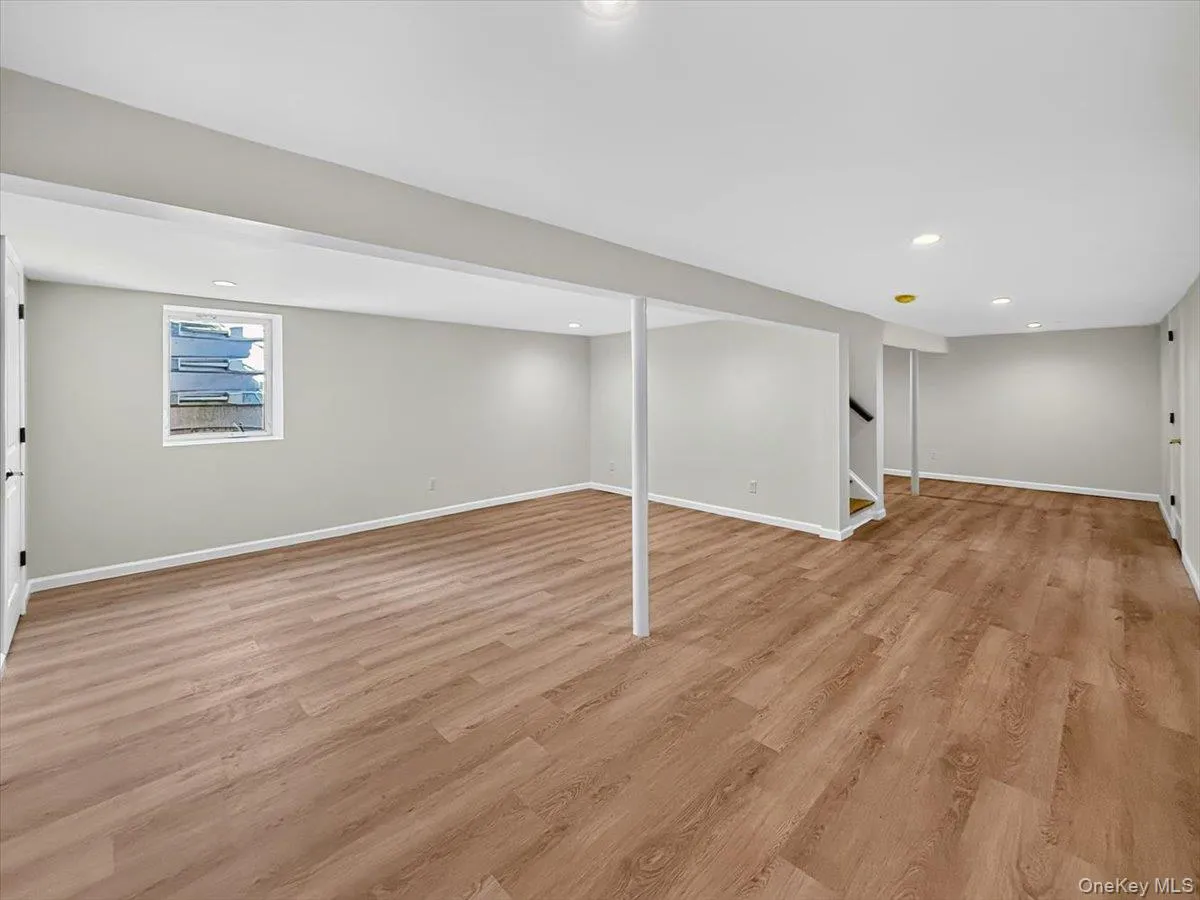 5 Elm Avenue, Hempstead, NY, 4 Bedrooms Bedrooms, 9 Rooms Rooms,3 BathroomsBathrooms,Residential,For Rent,Elm,0,1042484 5 Elm Avenue, Hempstead, NY, 4 Bedrooms Bedrooms, 9 Rooms Rooms,3 BathroomsBathrooms,Residential,For Rent,Elm,0,1042484