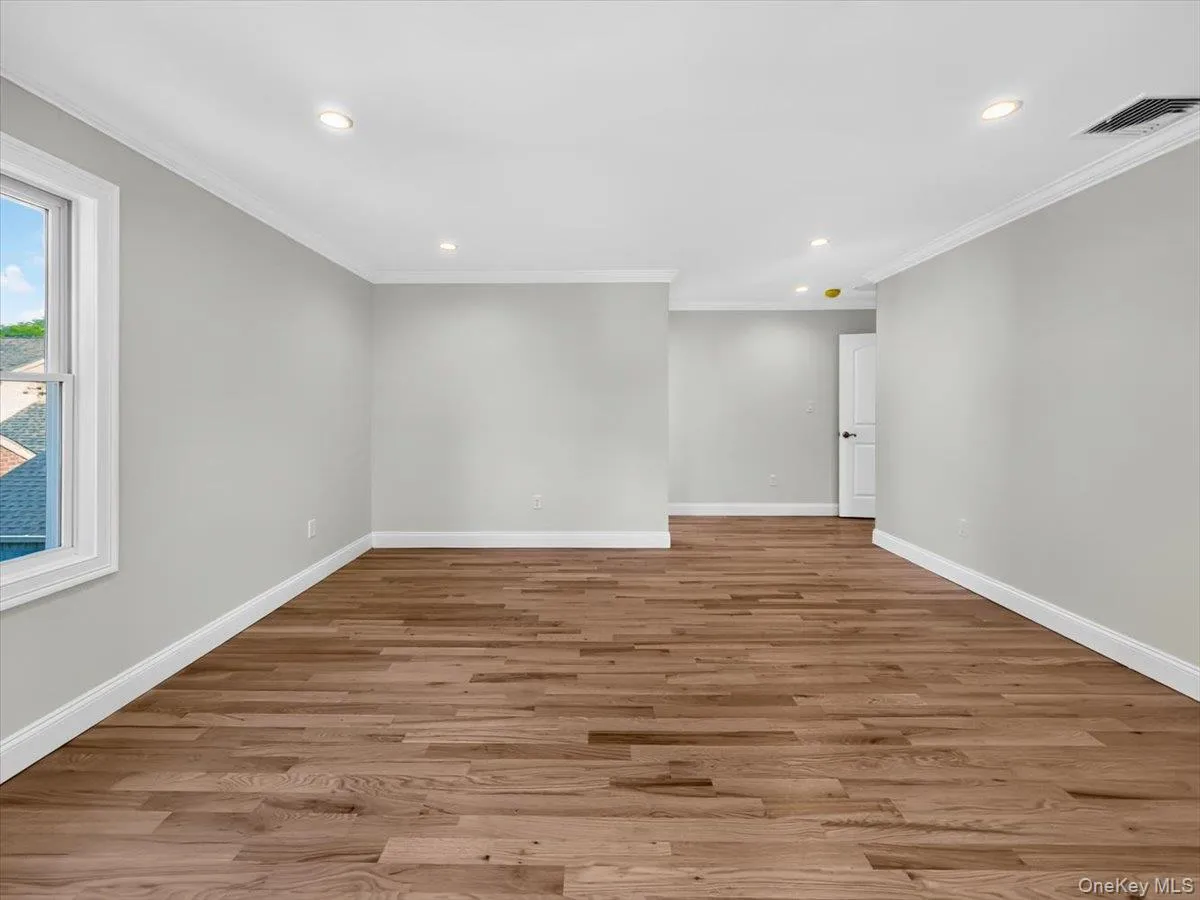 5 Elm Avenue, Hempstead, NY, 4 Bedrooms Bedrooms, 9 Rooms Rooms,3 BathroomsBathrooms,Residential,For Rent,Elm,0,1042484 5 Elm Avenue, Hempstead, NY, 4 Bedrooms Bedrooms, 9 Rooms Rooms,3 BathroomsBathrooms,Residential,For Rent,Elm,0,1042484