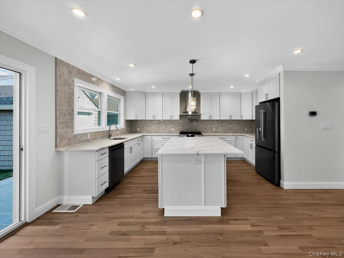 5 Elm Avenue, Hempstead, NY, 4 Bedrooms Bedrooms, 9 Rooms Rooms,3 BathroomsBathrooms,Residential,For Rent,Elm,0,1042484 5 Elm Avenue, Hempstead, NY, 4 Bedrooms Bedrooms, 9 Rooms Rooms,3 BathroomsBathrooms,Residential,For Rent,Elm,0,1042484
