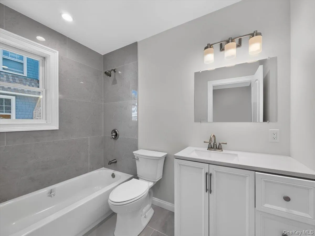 5 Elm Avenue, Hempstead, NY, 4 Bedrooms Bedrooms, 9 Rooms Rooms,3 BathroomsBathrooms,Residential,For Rent,Elm,0,1042484 5 Elm Avenue, Hempstead, NY, 4 Bedrooms Bedrooms, 9 Rooms Rooms,3 BathroomsBathrooms,Residential,For Rent,Elm,0,1042484