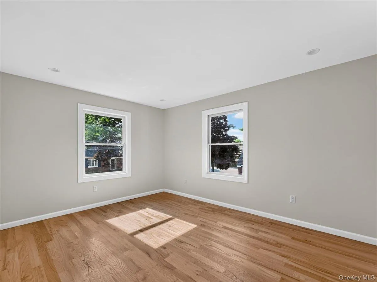 5 Elm Avenue, Hempstead, NY, 4 Bedrooms Bedrooms, 9 Rooms Rooms,3 BathroomsBathrooms,Residential,For Rent,Elm,0,1042484 5 Elm Avenue, Hempstead, NY, 4 Bedrooms Bedrooms, 9 Rooms Rooms,3 BathroomsBathrooms,Residential,For Rent,Elm,0,1042484