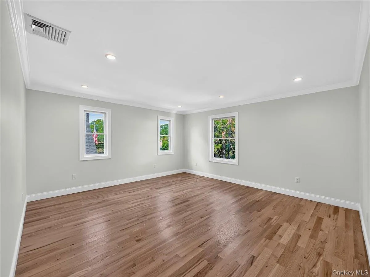 5 Elm Avenue, Hempstead, NY, 4 Bedrooms Bedrooms, 9 Rooms Rooms,3 BathroomsBathrooms,Residential,For Rent,Elm,0,1042484 5 Elm Avenue, Hempstead, NY, 4 Bedrooms Bedrooms, 9 Rooms Rooms,3 BathroomsBathrooms,Residential,For Rent,Elm,0,1042484