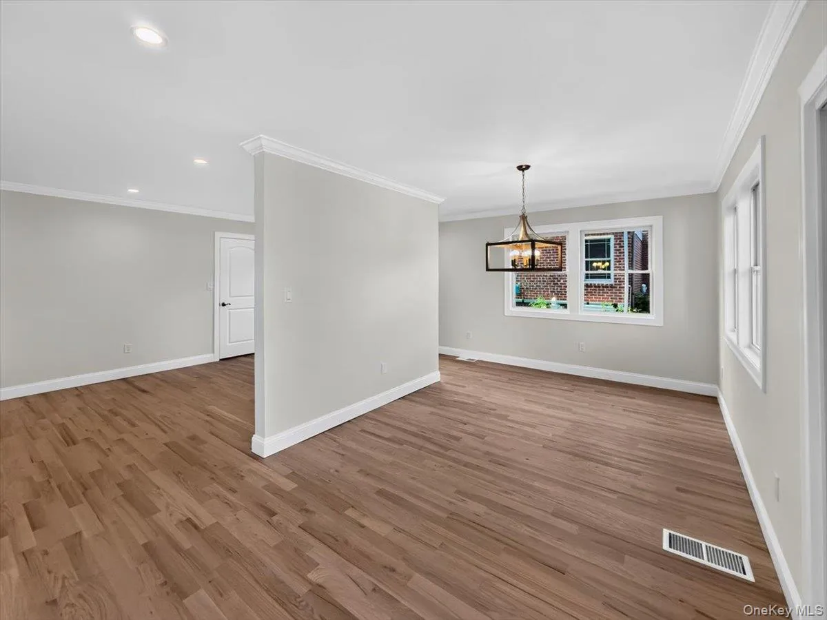 5 Elm Avenue, Hempstead, NY, 4 Bedrooms Bedrooms, 9 Rooms Rooms,3 BathroomsBathrooms,Residential,For Rent,Elm,0,1042484 5 Elm Avenue, Hempstead, NY, 4 Bedrooms Bedrooms, 9 Rooms Rooms,3 BathroomsBathrooms,Residential,For Rent,Elm,0,1042484