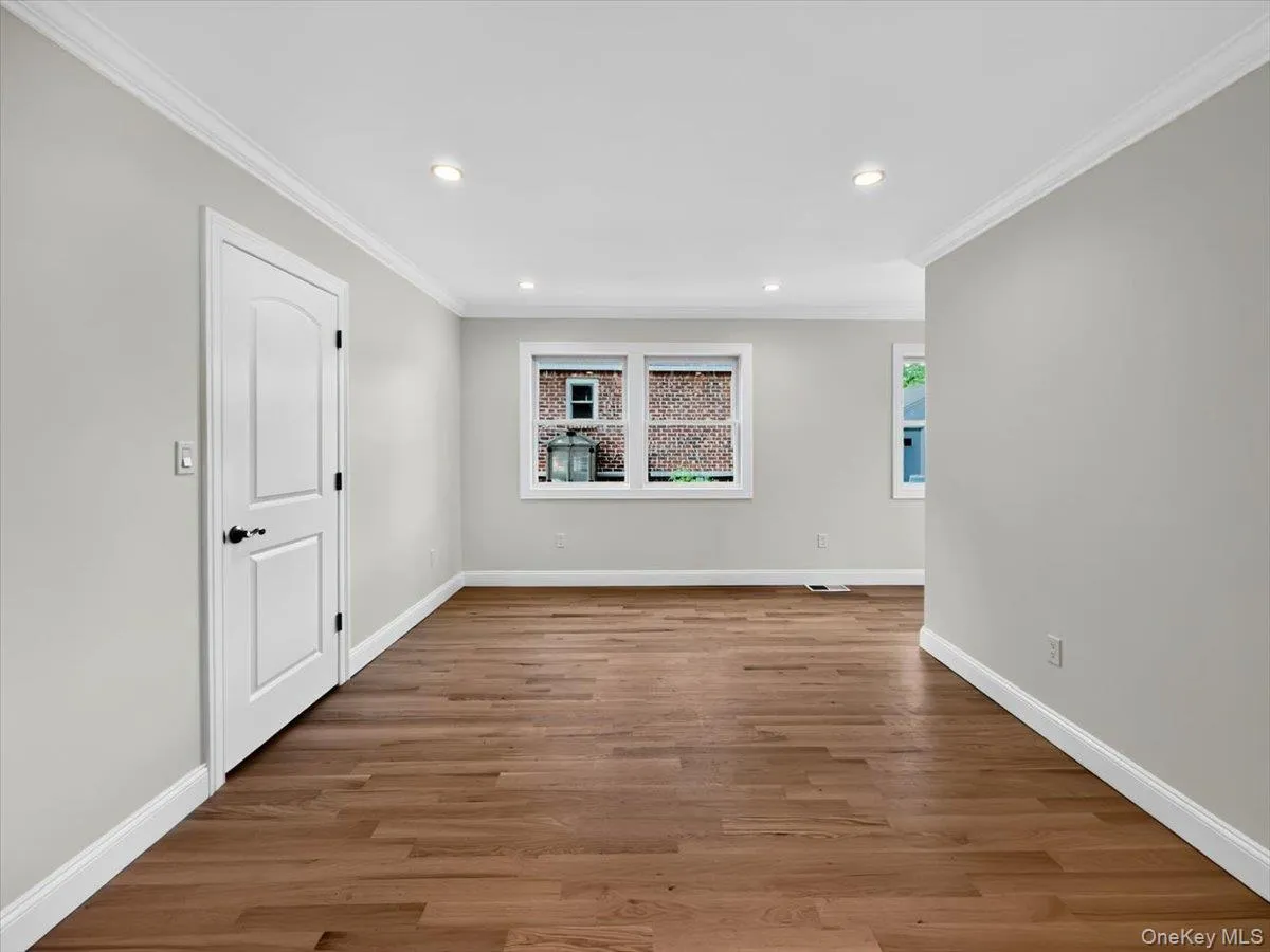 5 Elm Avenue, Hempstead, NY, 4 Bedrooms Bedrooms, 9 Rooms Rooms,3 BathroomsBathrooms,Residential,For Rent,Elm,0,1042484 5 Elm Avenue, Hempstead, NY, 4 Bedrooms Bedrooms, 9 Rooms Rooms,3 BathroomsBathrooms,Residential,For Rent,Elm,0,1042484