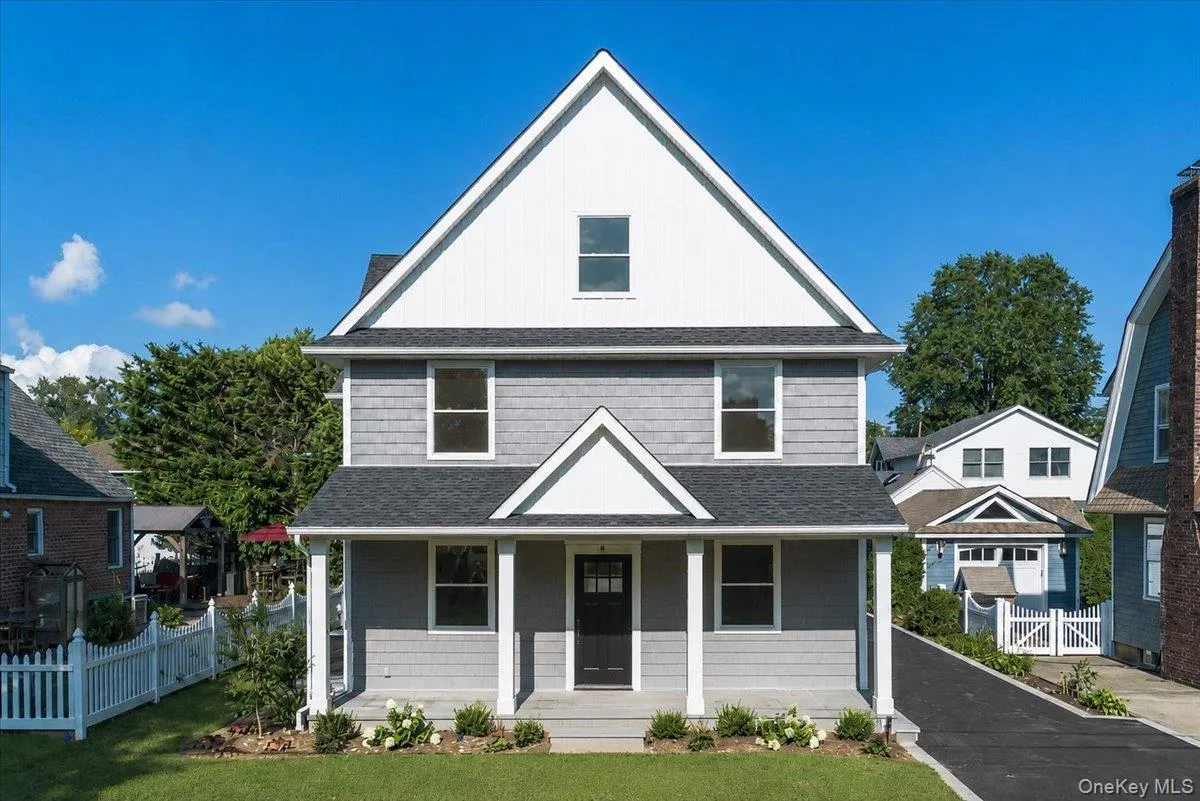 5 Elm Avenue, Hempstead, NY, 4 Bedrooms Bedrooms, 9 Rooms Rooms,3 BathroomsBathrooms,Residential,For Rent,Elm,0,1042484 5 Elm Avenue, Hempstead, NY, 4 Bedrooms Bedrooms, 9 Rooms Rooms,3 BathroomsBathrooms,Residential,For Rent,Elm,0,1042484