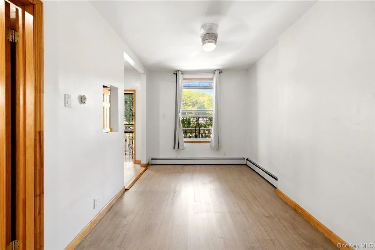 1850 Unionport Road, New York, NY, 1 Bedroom Bedrooms, 4 Rooms Rooms,1 BathroomBathrooms,Residential Lease,For Rent,Unionport,0,1042492 1850 Unionport Road, New York, NY, 1 Bedroom Bedrooms, 4 Rooms Rooms,1 BathroomBathrooms,Residential Lease,For Rent,Unionport,0,1042492