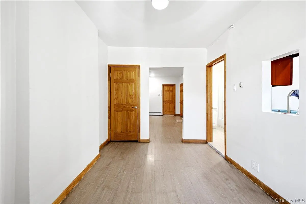 1850 Unionport Road, New York, NY, 1 Bedroom Bedrooms, 4 Rooms Rooms,1 BathroomBathrooms,Residential Lease,For Rent,Unionport,0,1042492 1850 Unionport Road, New York, NY, 1 Bedroom Bedrooms, 4 Rooms Rooms,1 BathroomBathrooms,Residential Lease,For Rent,Unionport,0,1042492