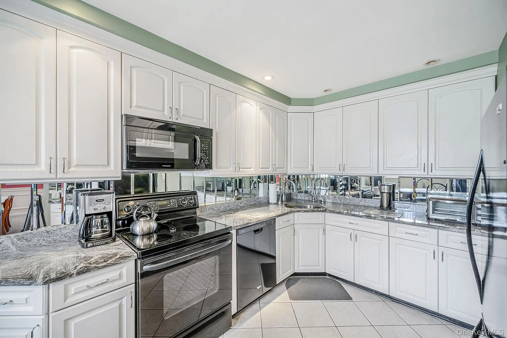 407 Argyle Road, Hempstead, NY, 5 Bedrooms Bedrooms, 8 Rooms Rooms,2 BathroomsBathrooms,Residential,For Rent,Argyle,0,1042494 407 Argyle Road, Hempstead, NY, 5 Bedrooms Bedrooms, 8 Rooms Rooms,2 BathroomsBathrooms,Residential,For Rent,Argyle,0,1042494
