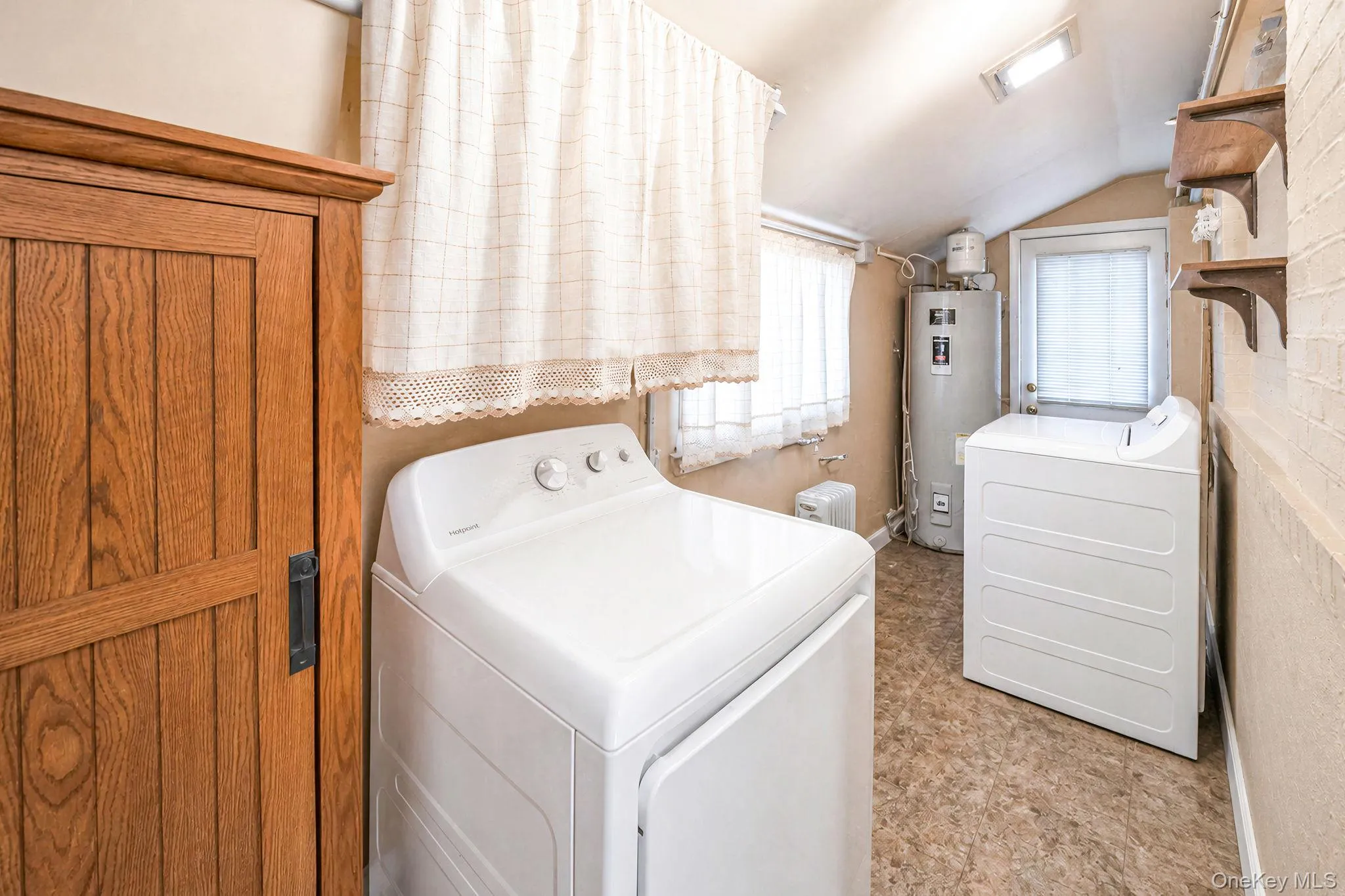 407 Argyle Road, Hempstead, NY, 5 Bedrooms Bedrooms, 8 Rooms Rooms,2 BathroomsBathrooms,Residential,For Rent,Argyle,0,1042494 407 Argyle Road, Hempstead, NY, 5 Bedrooms Bedrooms, 8 Rooms Rooms,2 BathroomsBathrooms,Residential,For Rent,Argyle,0,1042494
