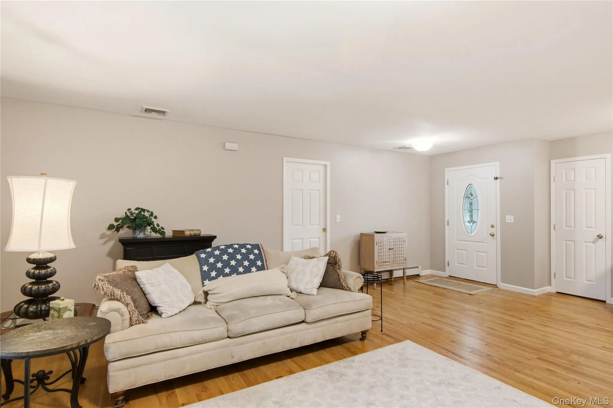 301 Laurel Road, Huntington, NY, 3 Bedrooms Bedrooms, 8 Rooms Rooms,2 BathroomsBathrooms,Residential,For Rent,Laurel,0,1042495 301 Laurel Road, Huntington, NY, 3 Bedrooms Bedrooms, 8 Rooms Rooms,2 BathroomsBathrooms,Residential,For Rent,Laurel,0,1042495