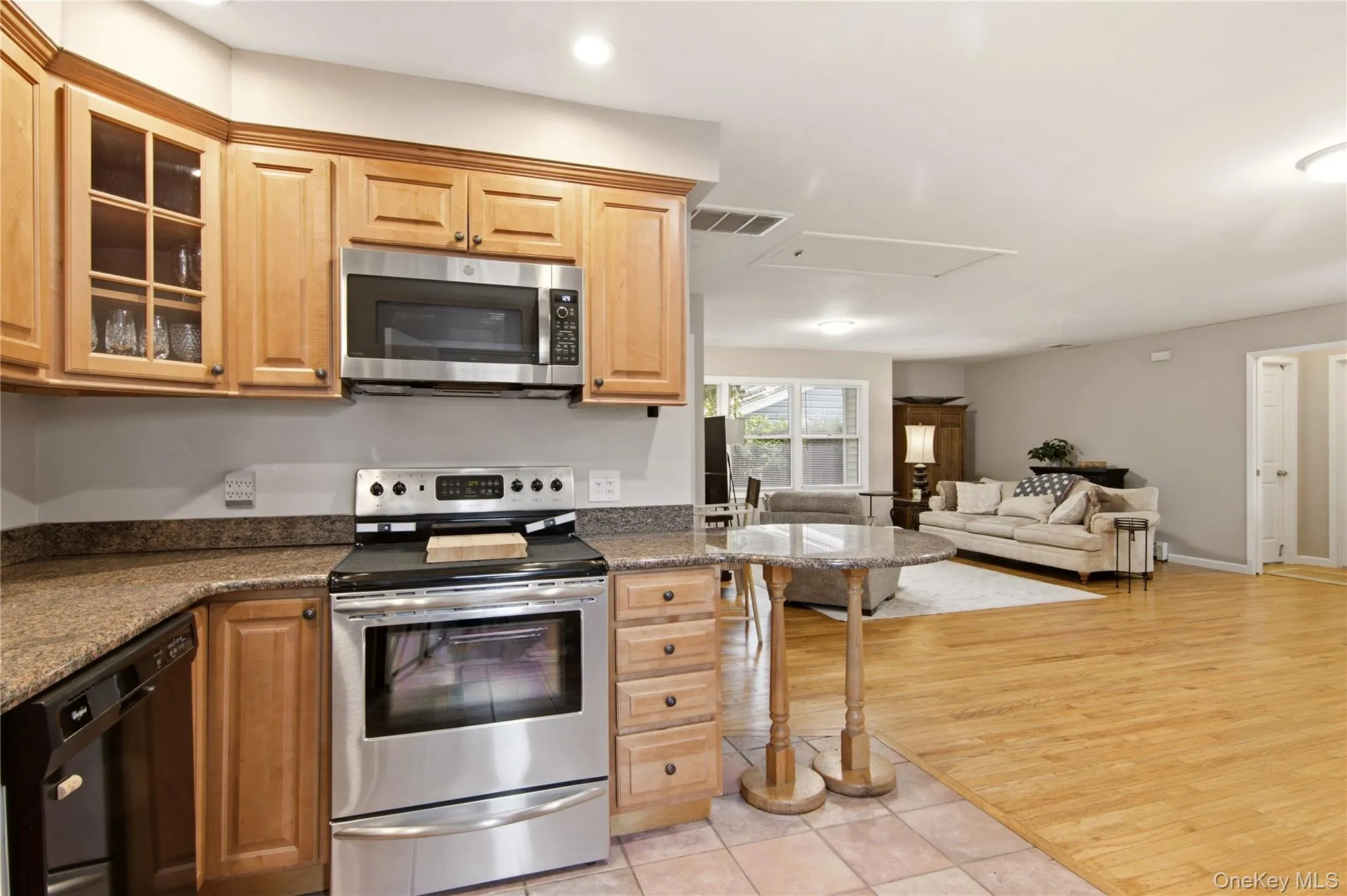 301 Laurel Road, Huntington, NY, 3 Bedrooms Bedrooms, 8 Rooms Rooms,2 BathroomsBathrooms,Residential,For Rent,Laurel,0,1042495 301 Laurel Road, Huntington, NY, 3 Bedrooms Bedrooms, 8 Rooms Rooms,2 BathroomsBathrooms,Residential,For Rent,Laurel,0,1042495