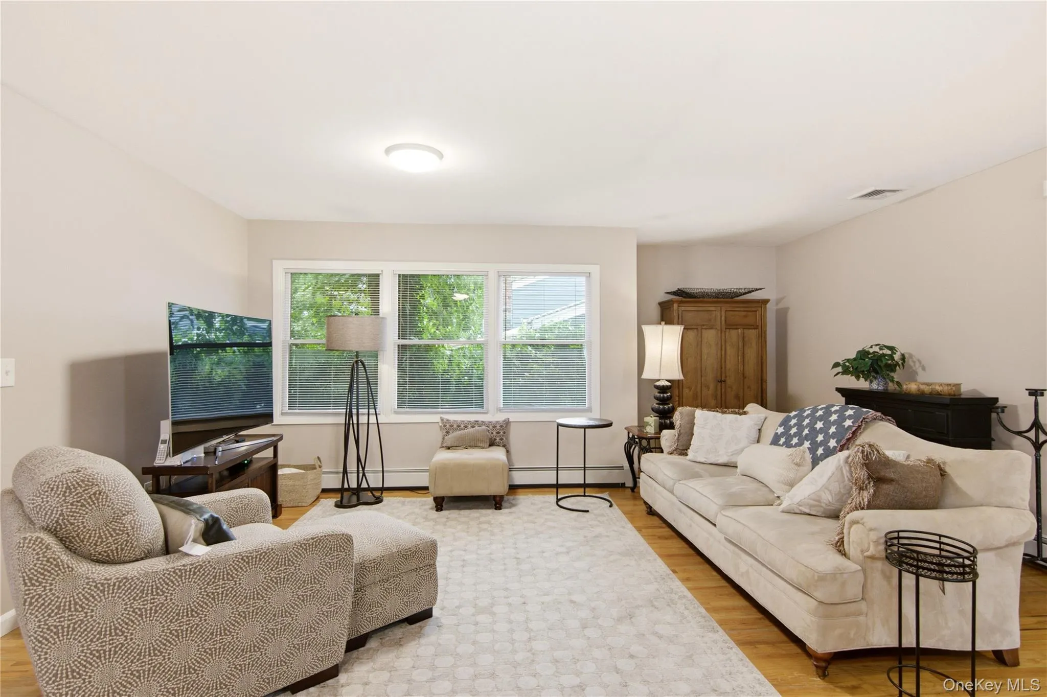 301 Laurel Road, Huntington, NY, 3 Bedrooms Bedrooms, 8 Rooms Rooms,2 BathroomsBathrooms,Residential,For Rent,Laurel,0,1042495 301 Laurel Road, Huntington, NY, 3 Bedrooms Bedrooms, 8 Rooms Rooms,2 BathroomsBathrooms,Residential,For Rent,Laurel,0,1042495