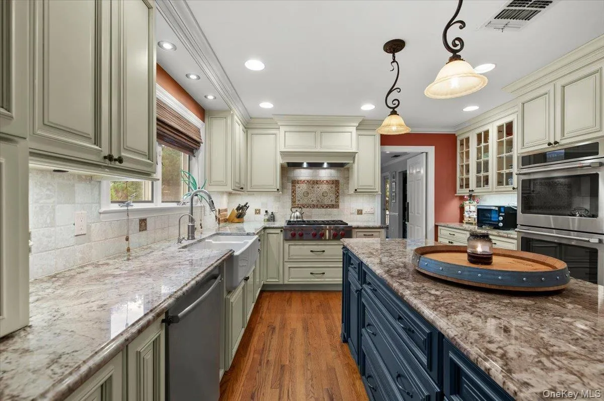 Chef's kitchen Chef's kitchen