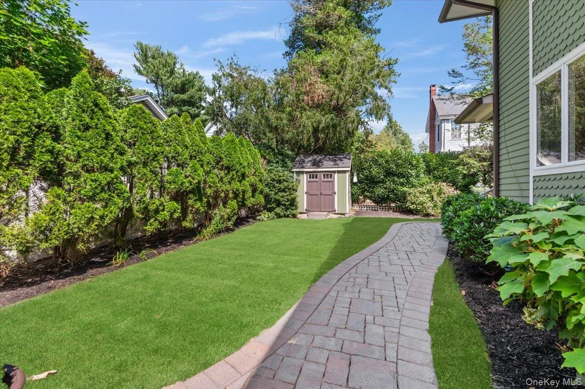 60 Lafayette Avenue, Oyster Bay, NY, 4 Bedrooms Bedrooms, 8 Rooms Rooms,3 BathroomsBathrooms,Residential,For Rent,Lafayette,0,1042500 60 Lafayette Avenue, Oyster Bay, NY, 4 Bedrooms Bedrooms, 8 Rooms Rooms,3 BathroomsBathrooms,Residential,For Rent,Lafayette,0,1042500