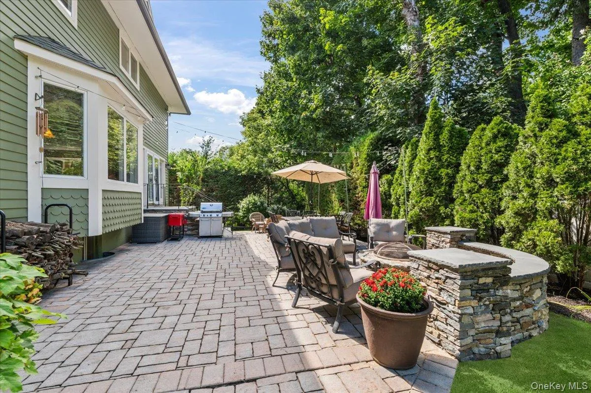 60 Lafayette Avenue, Oyster Bay, NY, 4 Bedrooms Bedrooms, 8 Rooms Rooms,3 BathroomsBathrooms,Residential,For Rent,Lafayette,0,1042500 60 Lafayette Avenue, Oyster Bay, NY, 4 Bedrooms Bedrooms, 8 Rooms Rooms,3 BathroomsBathrooms,Residential,For Rent,Lafayette,0,1042500