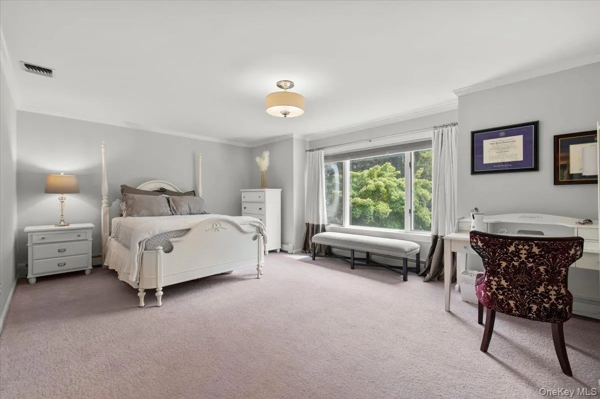 Large bedroom room with lots of closets Large bedroom room with lots of closets