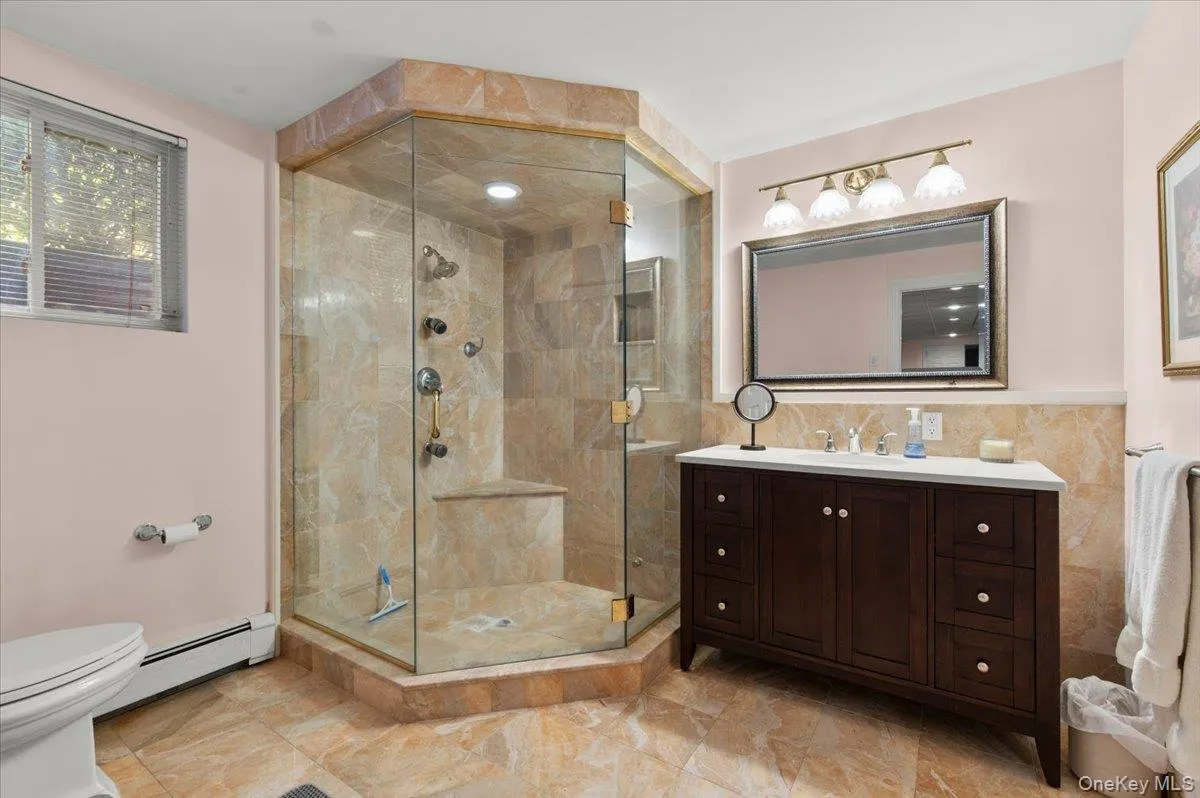 Large bathroom Large bathroom