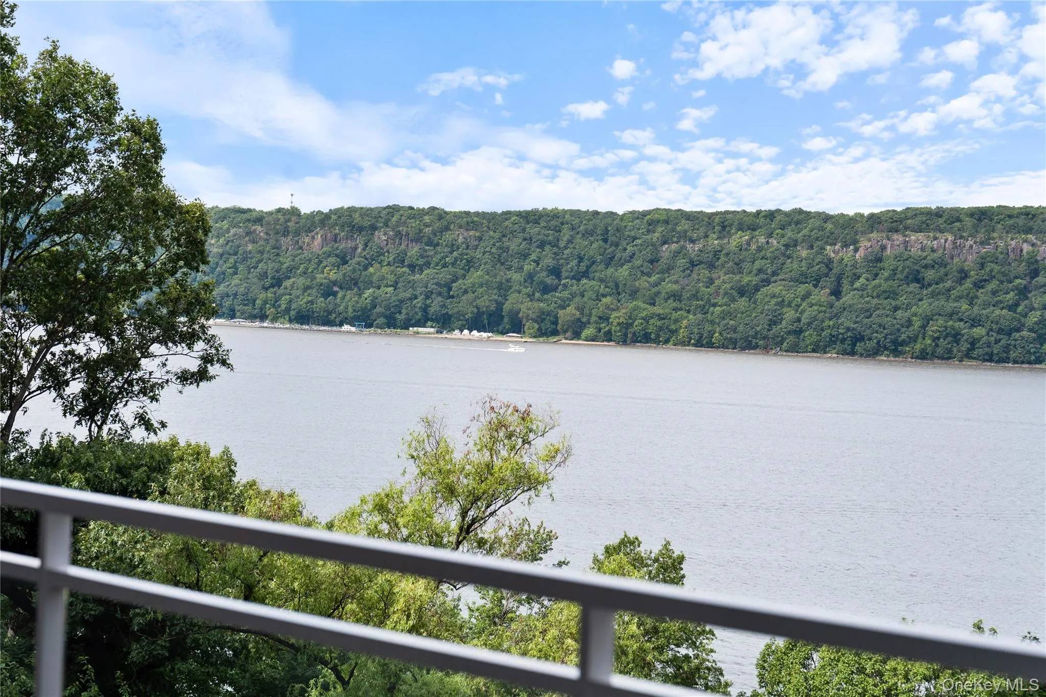 2575 Palisade Avenue, New York, NY, 1 Bedroom Bedrooms, 3 Rooms Rooms,1 BathroomBathrooms,Residential,For Rent,Palisade,0,1042501 2575 Palisade Avenue, New York, NY, 1 Bedroom Bedrooms, 3 Rooms Rooms,1 BathroomBathrooms,Residential,For Rent,Palisade,0,1042501