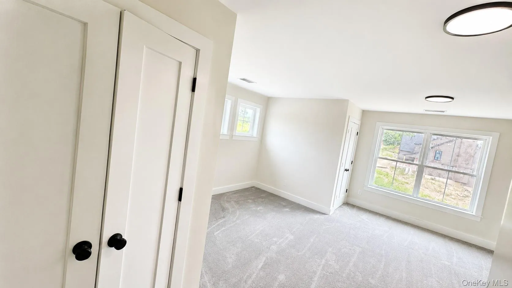 Spacious additional bedroom offering a functional layout, abundant light and room to be personalized. Spacious additional bedroom offering a functional layout, abundant light and room to be personalized.