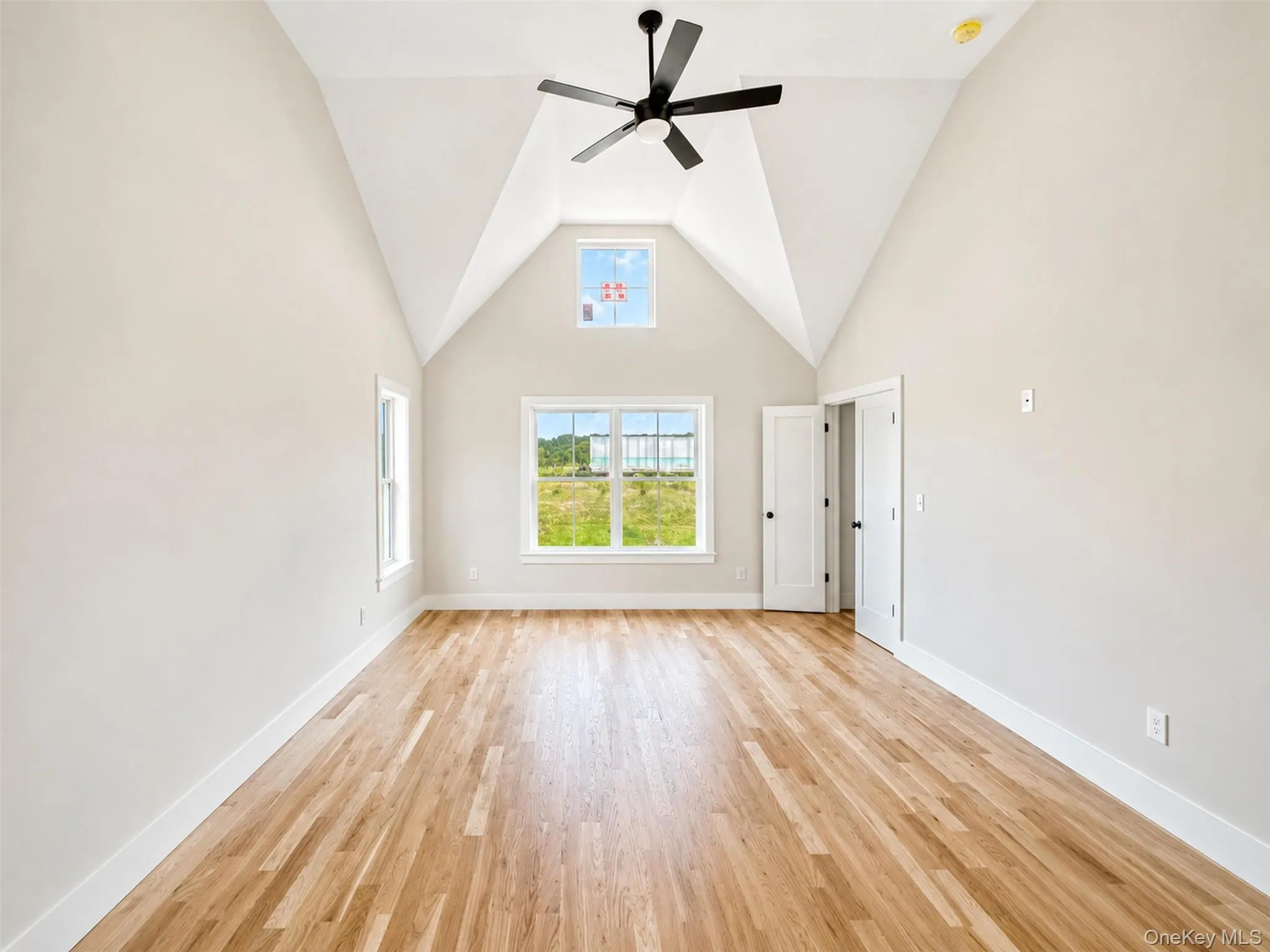 Hardwood floors have now been professionally finished, enhancing the beauty and character of this light filled space. Hardwood floors have now been professionally finished, enhancing the beauty and character of this light filled space.