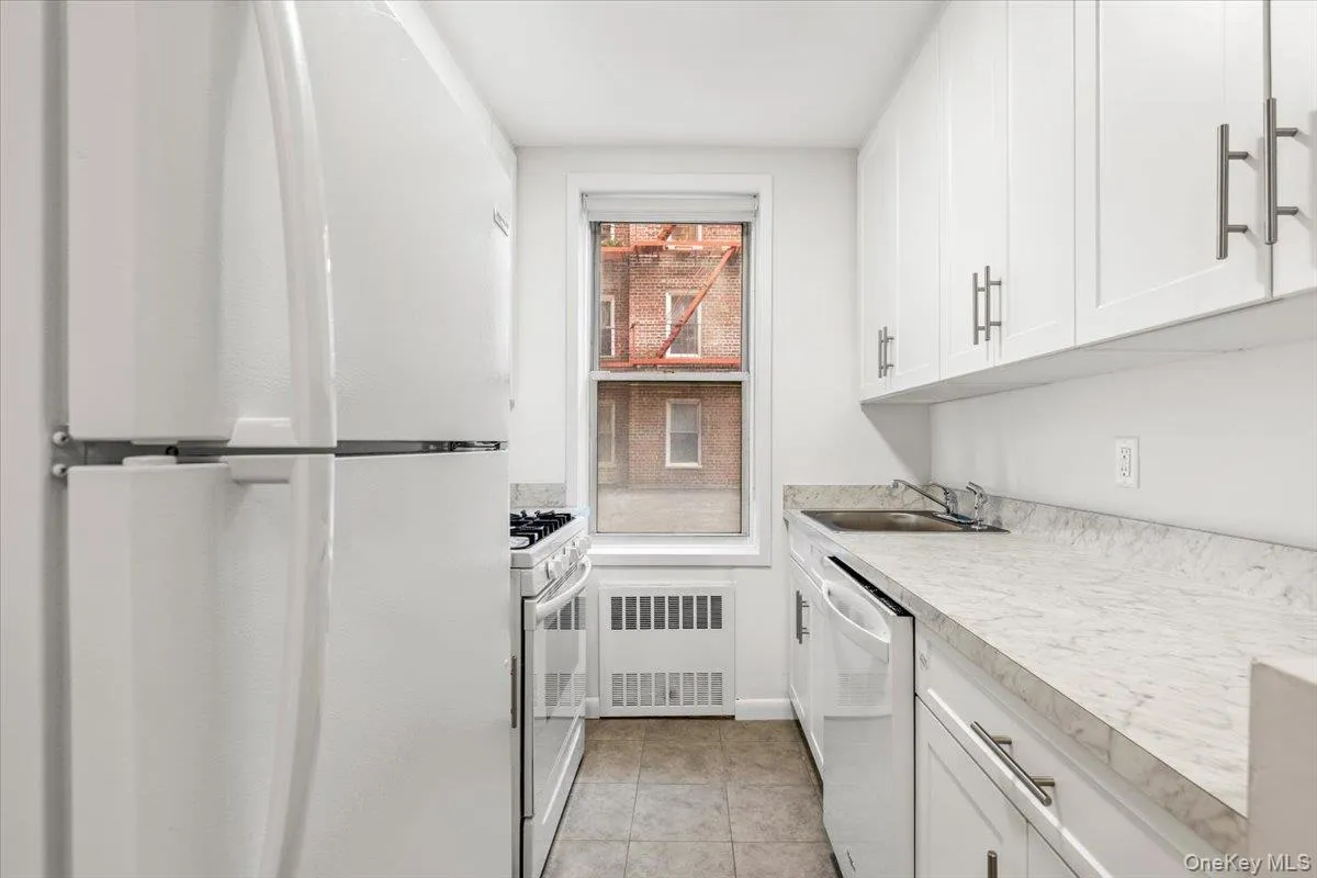 601 Kappock Street, New York, NY, 1 Bedroom Bedrooms, 3 Rooms Rooms,1 BathroomBathrooms,Residential,For Rent,Kappock,0,1042504 601 Kappock Street, New York, NY, 1 Bedroom Bedrooms, 3 Rooms Rooms,1 BathroomBathrooms,Residential,For Rent,Kappock,0,1042504