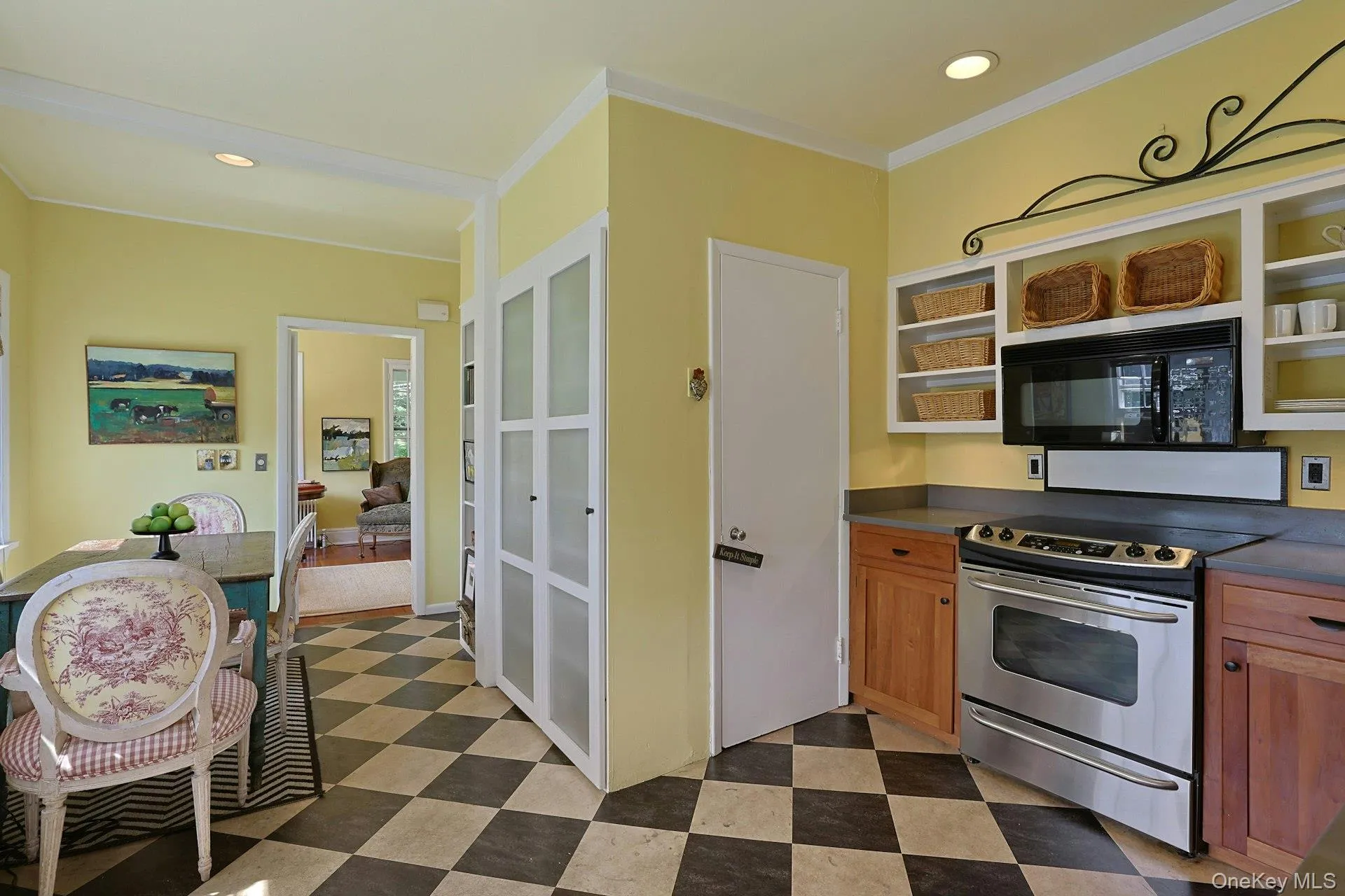 35 Grandview Avenue, Mount Pleasant, NY, 3 Bedrooms Bedrooms, 7 Rooms Rooms,1 BathroomBathrooms,Residential,For Rent,Grandview,0,1042508 35 Grandview Avenue, Mount Pleasant, NY, 3 Bedrooms Bedrooms, 7 Rooms Rooms,1 BathroomBathrooms,Residential,For Rent,Grandview,0,1042508