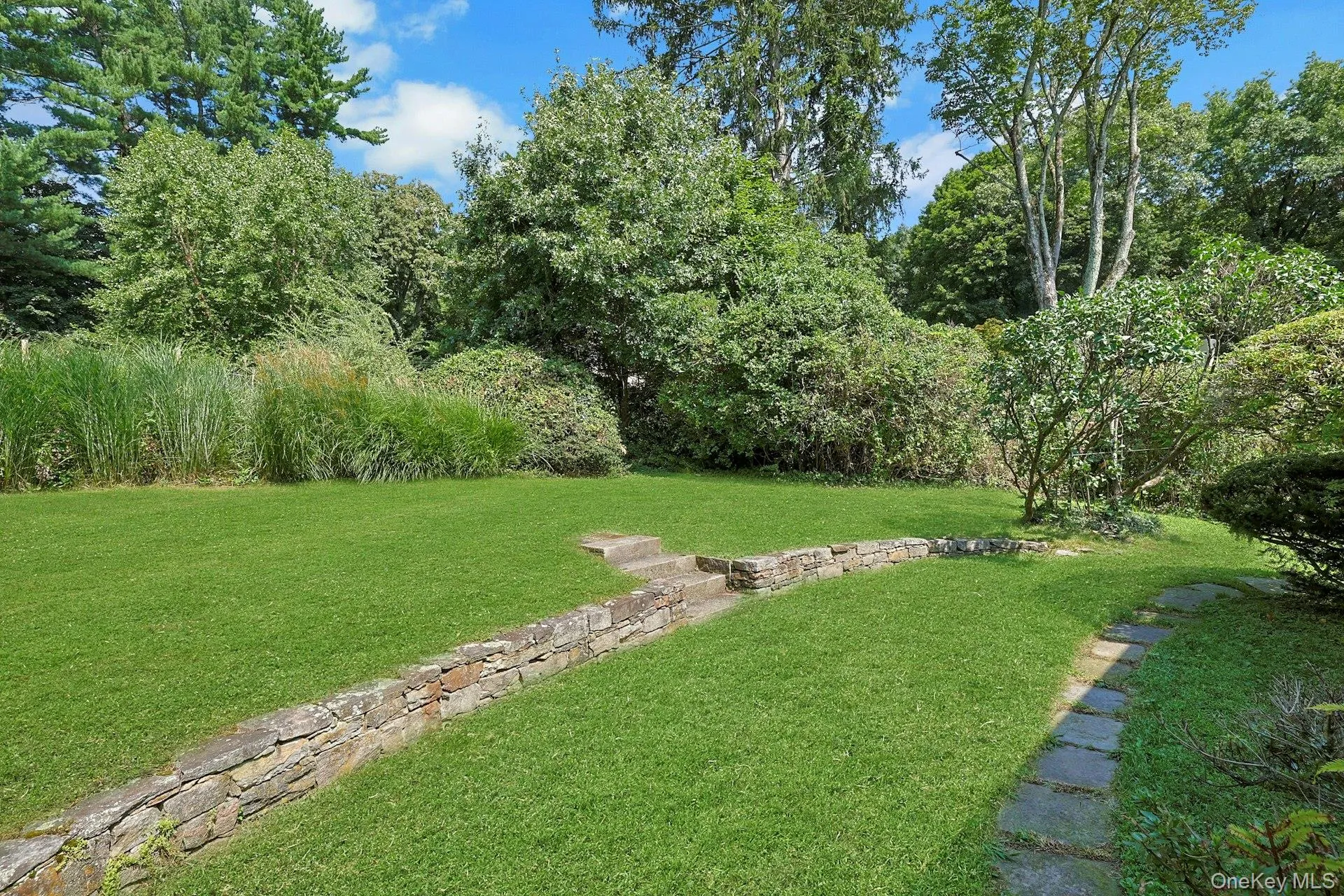 35 Grandview Avenue, Mount Pleasant, NY, 3 Bedrooms Bedrooms, 7 Rooms Rooms,1 BathroomBathrooms,Residential,For Rent,Grandview,0,1042508 35 Grandview Avenue, Mount Pleasant, NY, 3 Bedrooms Bedrooms, 7 Rooms Rooms,1 BathroomBathrooms,Residential,For Rent,Grandview,0,1042508
