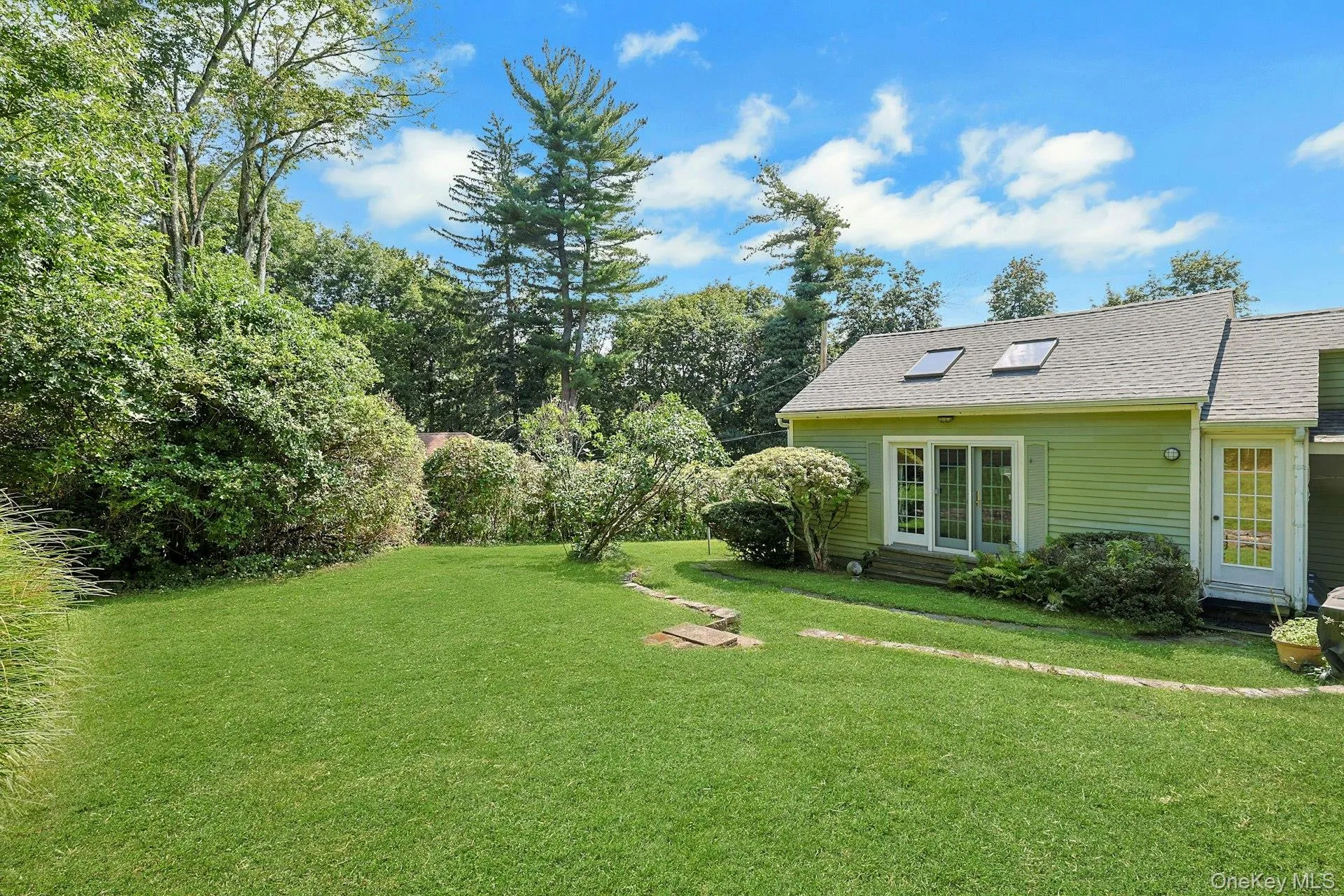 35 Grandview Avenue, Mount Pleasant, NY, 3 Bedrooms Bedrooms, 7 Rooms Rooms,1 BathroomBathrooms,Residential,For Rent,Grandview,0,1042508 35 Grandview Avenue, Mount Pleasant, NY, 3 Bedrooms Bedrooms, 7 Rooms Rooms,1 BathroomBathrooms,Residential,For Rent,Grandview,0,1042508