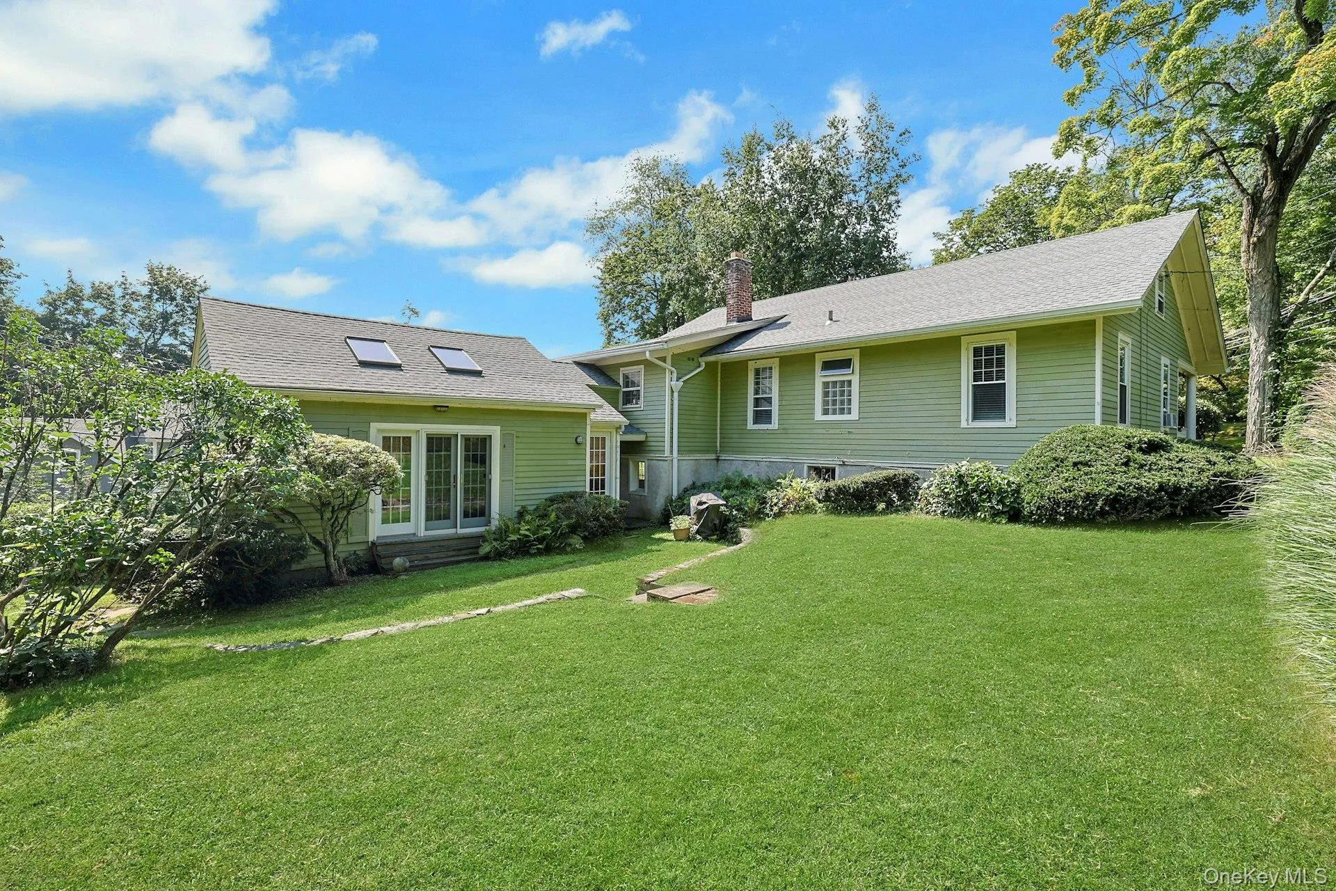 35 Grandview Avenue, Mount Pleasant, NY, 3 Bedrooms Bedrooms, 7 Rooms Rooms,1 BathroomBathrooms,Residential,For Rent,Grandview,0,1042508 35 Grandview Avenue, Mount Pleasant, NY, 3 Bedrooms Bedrooms, 7 Rooms Rooms,1 BathroomBathrooms,Residential,For Rent,Grandview,0,1042508