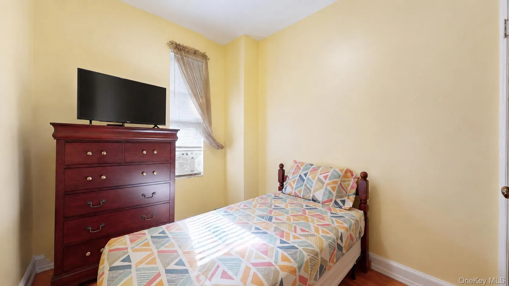 9408 Forbell Street, New York, NY, 3 Bedrooms Bedrooms, 8 Rooms Rooms,1 BathroomBathrooms,Residential,For Rent,Forbell,0,1042514 9408 Forbell Street, New York, NY, 3 Bedrooms Bedrooms, 8 Rooms Rooms,1 BathroomBathrooms,Residential,For Rent,Forbell,0,1042514