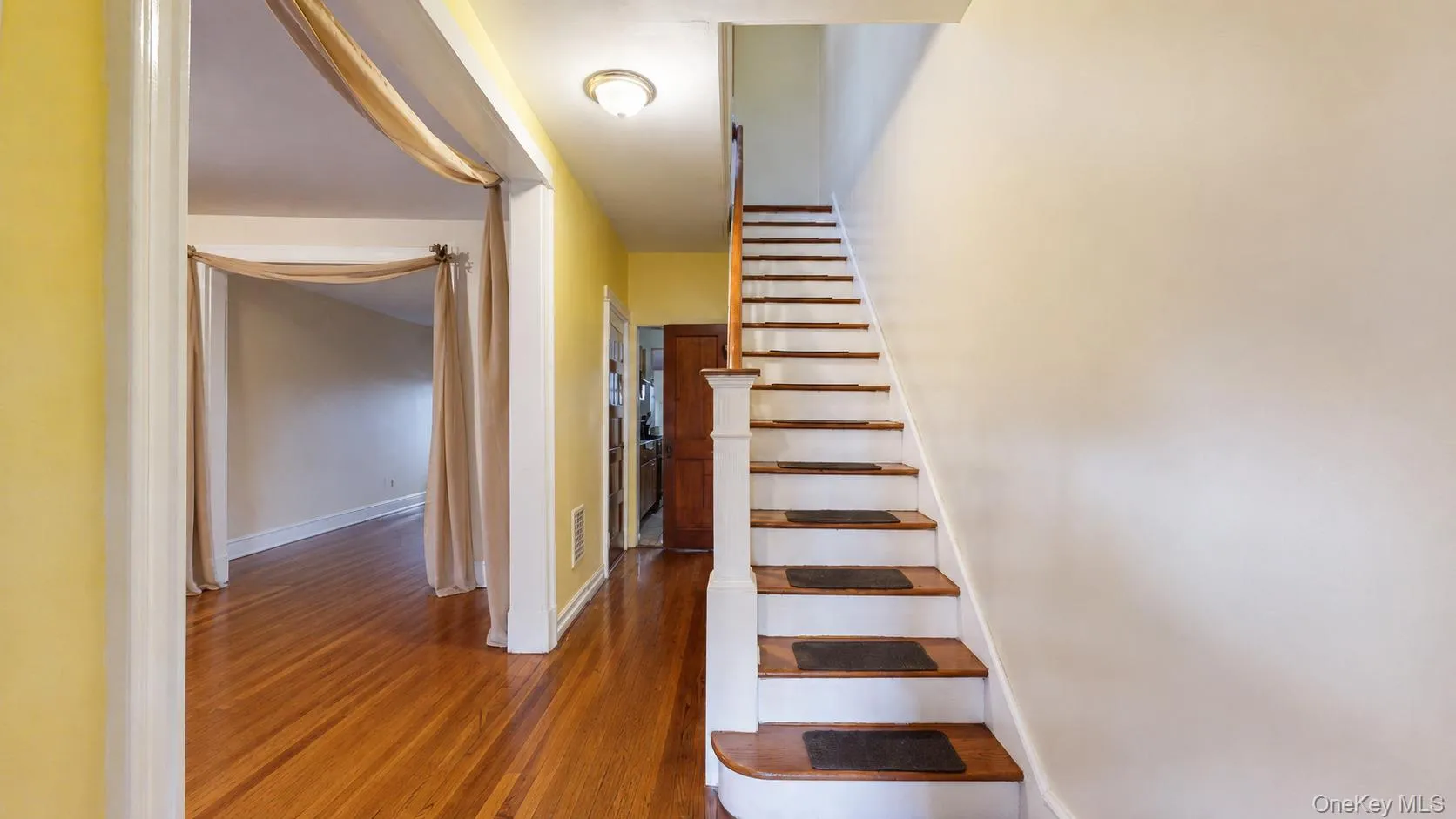 9408 Forbell Street, New York, NY, 3 Bedrooms Bedrooms, 8 Rooms Rooms,1 BathroomBathrooms,Residential,For Rent,Forbell,0,1042514 9408 Forbell Street, New York, NY, 3 Bedrooms Bedrooms, 8 Rooms Rooms,1 BathroomBathrooms,Residential,For Rent,Forbell,0,1042514