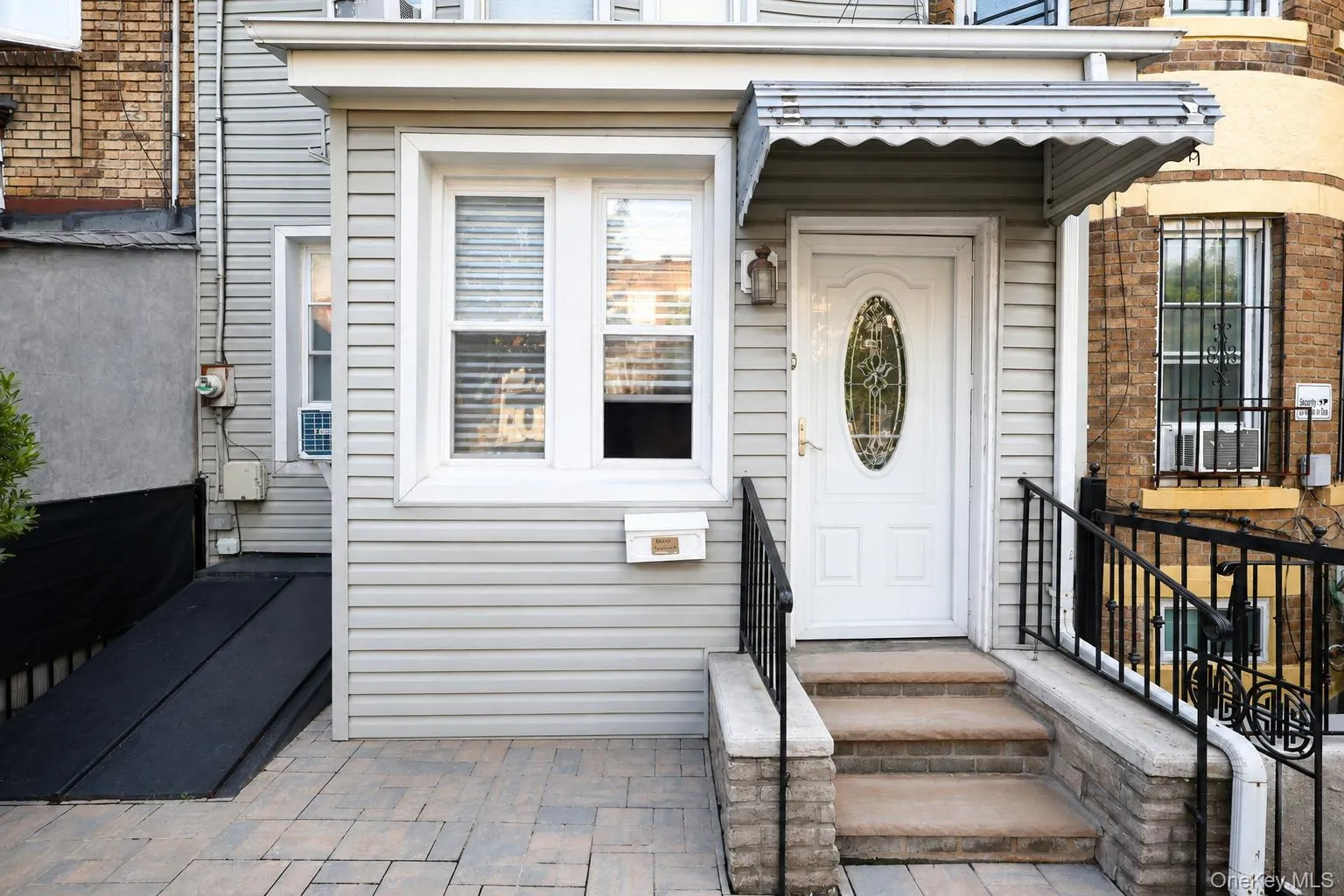 9408 Forbell Street, New York, NY, 3 Bedrooms Bedrooms, 8 Rooms Rooms,1 BathroomBathrooms,Residential,For Rent,Forbell,0,1042514 9408 Forbell Street, New York, NY, 3 Bedrooms Bedrooms, 8 Rooms Rooms,1 BathroomBathrooms,Residential,For Rent,Forbell,0,1042514