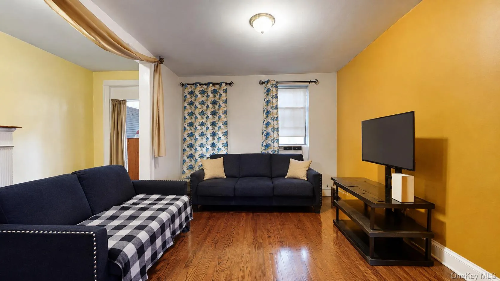 9408 Forbell Street, New York, NY, 3 Bedrooms Bedrooms, 8 Rooms Rooms,1 BathroomBathrooms,Residential,For Rent,Forbell,0,1042514 9408 Forbell Street, New York, NY, 3 Bedrooms Bedrooms, 8 Rooms Rooms,1 BathroomBathrooms,Residential,For Rent,Forbell,0,1042514