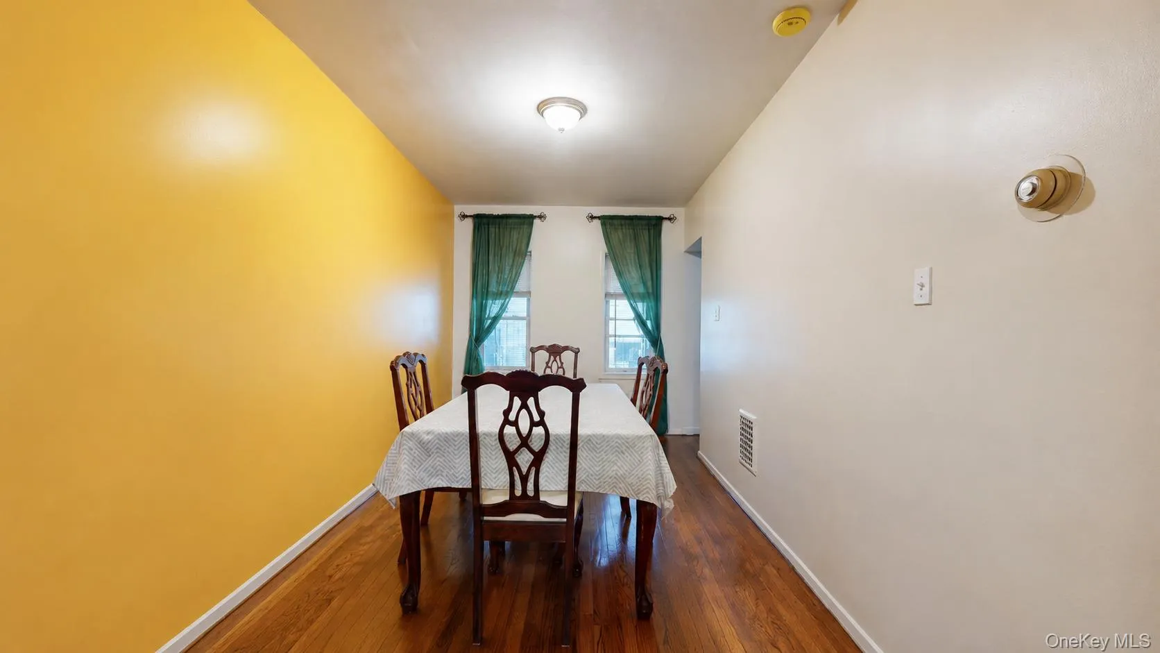 9408 Forbell Street, New York, NY, 3 Bedrooms Bedrooms, 8 Rooms Rooms,1 BathroomBathrooms,Residential,For Rent,Forbell,0,1042514 9408 Forbell Street, New York, NY, 3 Bedrooms Bedrooms, 8 Rooms Rooms,1 BathroomBathrooms,Residential,For Rent,Forbell,0,1042514