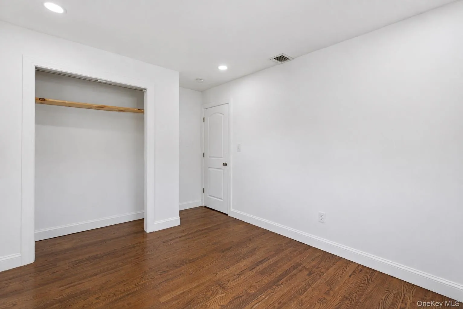 38 Golden Gate Drive, Brookhaven, NY, 6 Bedrooms Bedrooms, 10 Rooms Rooms,3 BathroomsBathrooms,Residential,For Rent,Golden Gate,0,1042520 38 Golden Gate Drive, Brookhaven, NY, 6 Bedrooms Bedrooms, 10 Rooms Rooms,3 BathroomsBathrooms,Residential,For Rent,Golden Gate,0,1042520