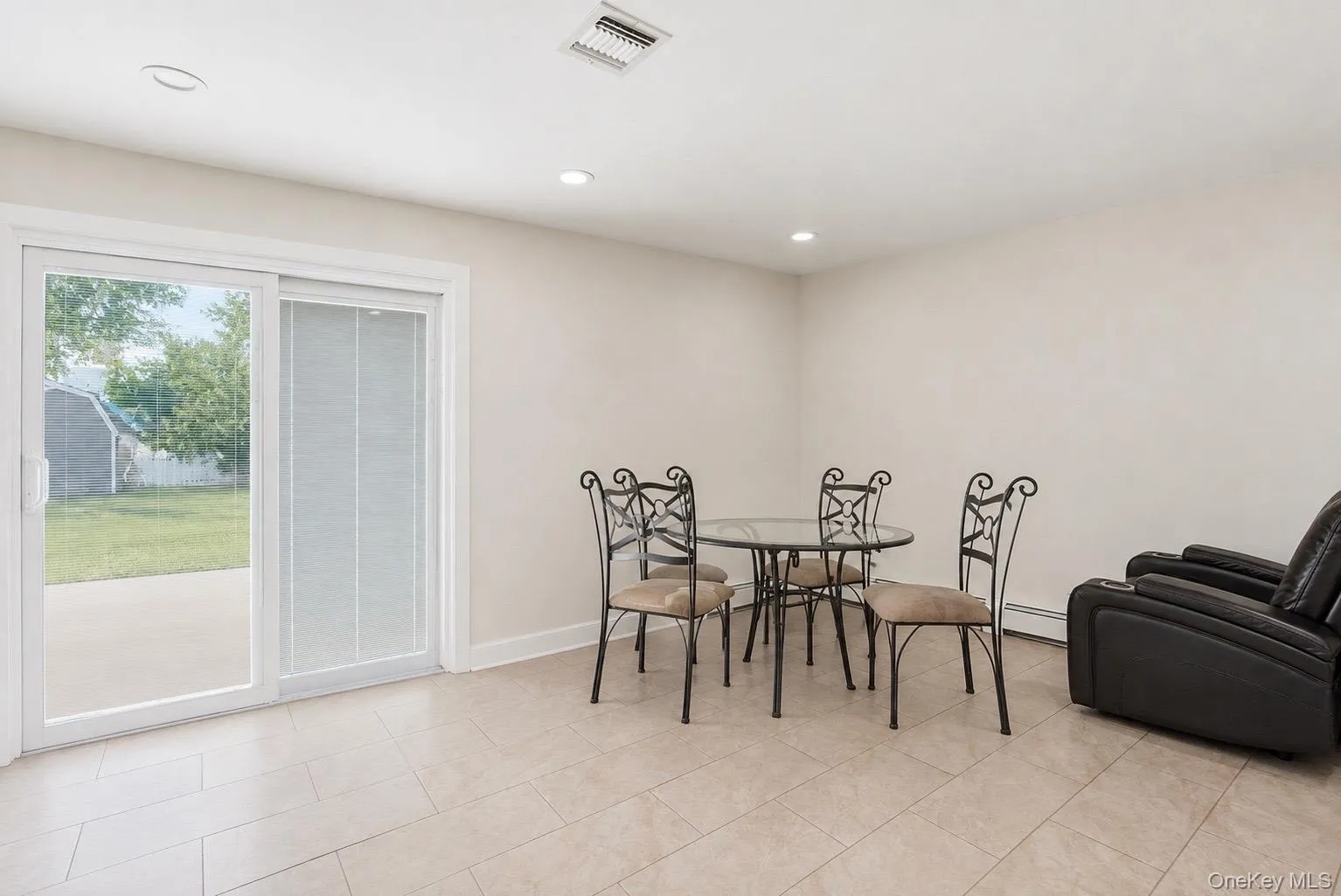 38 Golden Gate Drive, Brookhaven, NY, 6 Bedrooms Bedrooms, 10 Rooms Rooms,3 BathroomsBathrooms,Residential,For Rent,Golden Gate,0,1042520 38 Golden Gate Drive, Brookhaven, NY, 6 Bedrooms Bedrooms, 10 Rooms Rooms,3 BathroomsBathrooms,Residential,For Rent,Golden Gate,0,1042520