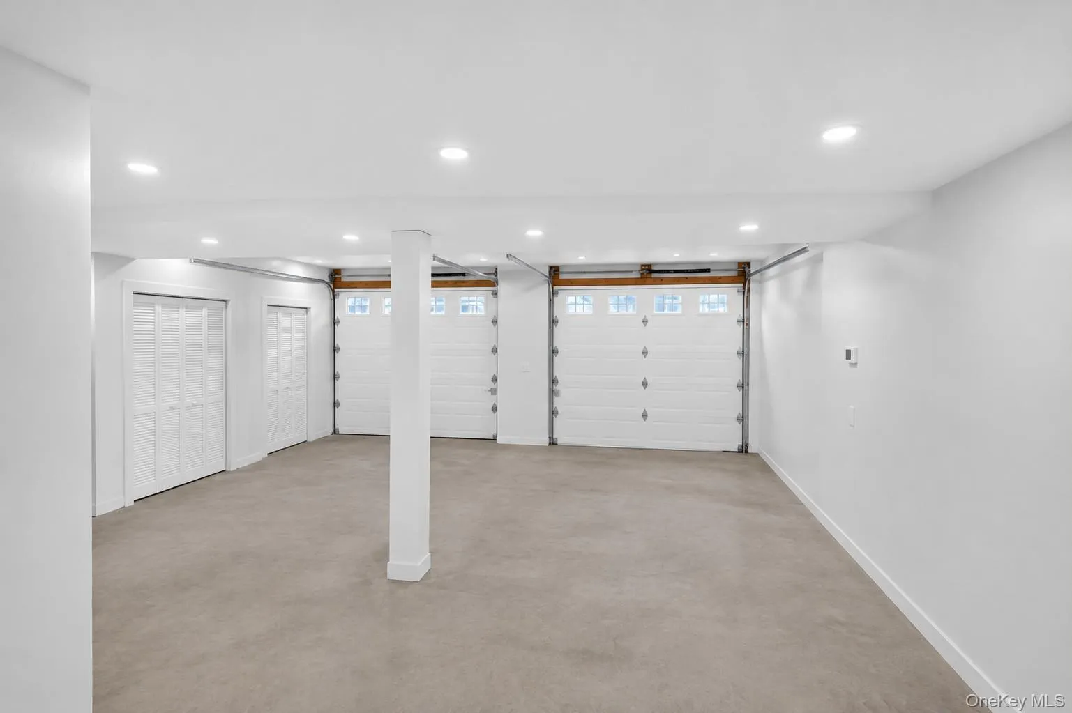 1 North Drive, Hempstead, NY, 7 Bedrooms Bedrooms, 15 Rooms Rooms,4 BathroomsBathrooms,Residential,For Rent,North,0,1042527 1 North Drive, Hempstead, NY, 7 Bedrooms Bedrooms, 15 Rooms Rooms,4 BathroomsBathrooms,Residential,For Rent,North,0,1042527
