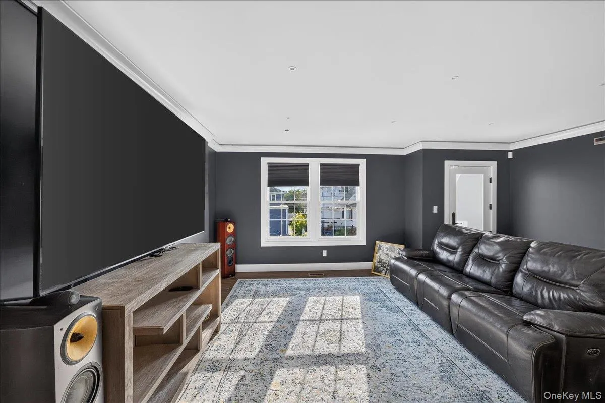 1 North Drive, Hempstead, NY, 7 Bedrooms Bedrooms, 15 Rooms Rooms,4 BathroomsBathrooms,Residential,For Rent,North,0,1042527 1 North Drive, Hempstead, NY, 7 Bedrooms Bedrooms, 15 Rooms Rooms,4 BathroomsBathrooms,Residential,For Rent,North,0,1042527