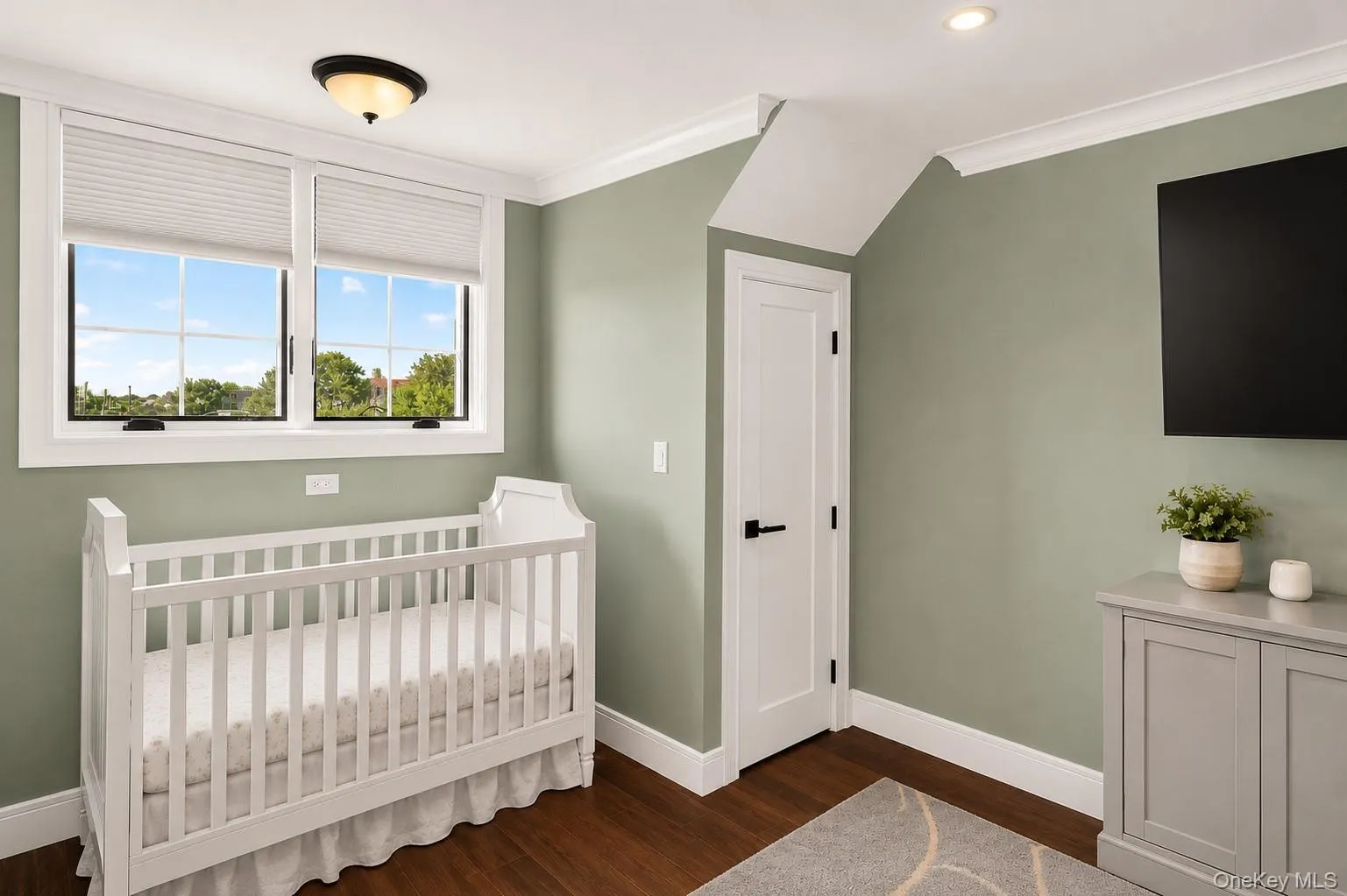 1 North Drive, Hempstead, NY, 7 Bedrooms Bedrooms, 15 Rooms Rooms,4 BathroomsBathrooms,Residential,For Rent,North,0,1042527 1 North Drive, Hempstead, NY, 7 Bedrooms Bedrooms, 15 Rooms Rooms,4 BathroomsBathrooms,Residential,For Rent,North,0,1042527