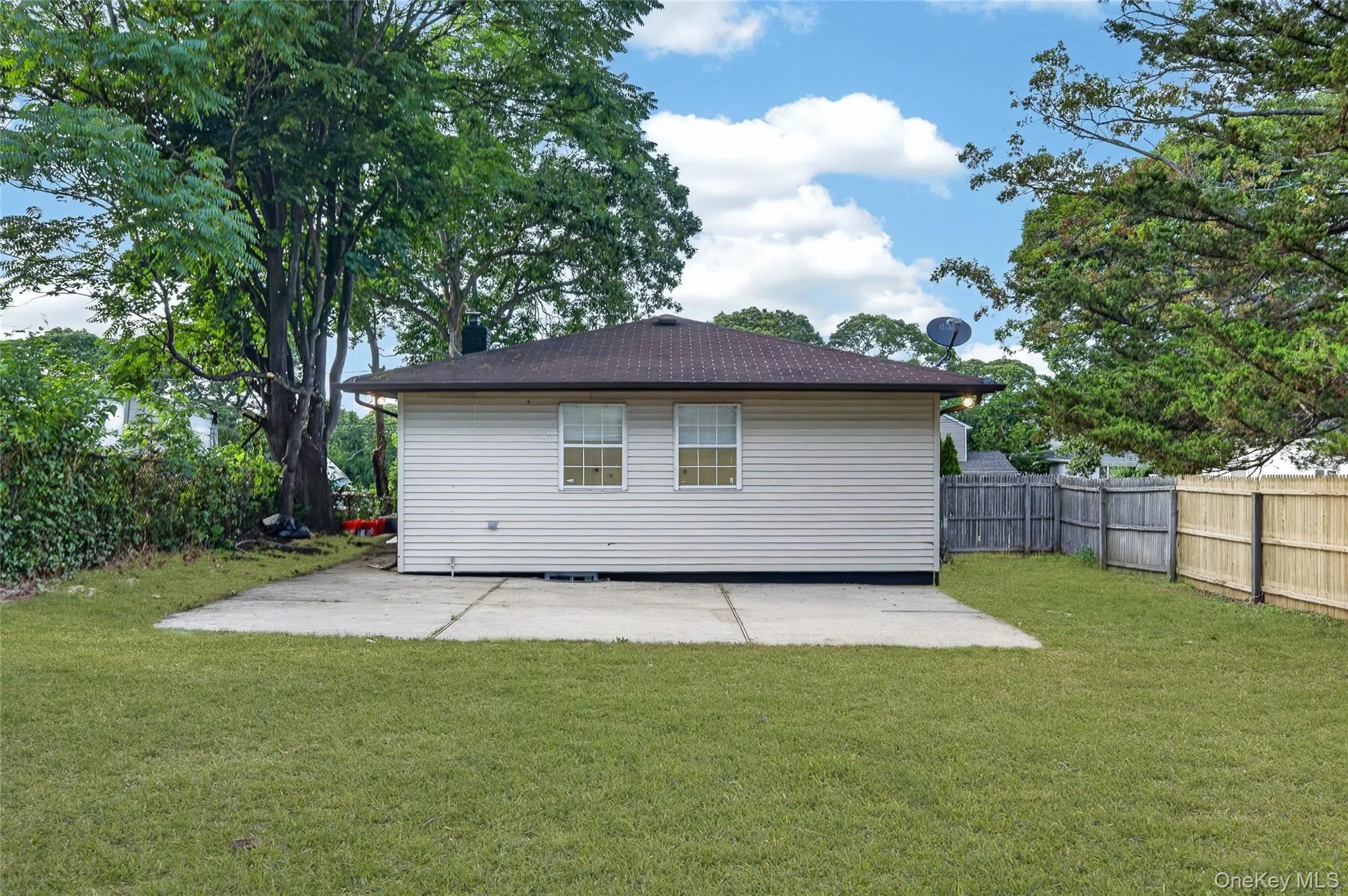28 Roslyn Avenue, Brookhaven, NY, 3 Bedrooms Bedrooms, 7 Rooms Rooms,3 BathroomsBathrooms,Residential,For Rent,Roslyn,0,1042528 28 Roslyn Avenue, Brookhaven, NY, 3 Bedrooms Bedrooms, 7 Rooms Rooms,3 BathroomsBathrooms,Residential,For Rent,Roslyn,0,1042528