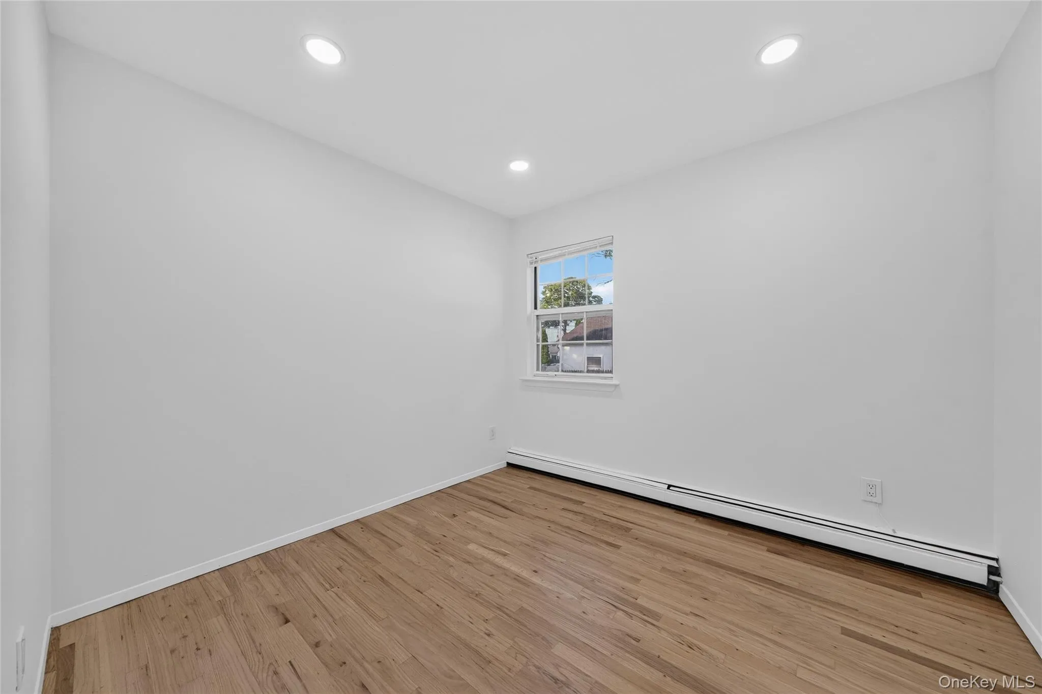28 Roslyn Avenue, Brookhaven, NY, 3 Bedrooms Bedrooms, 7 Rooms Rooms,3 BathroomsBathrooms,Residential,For Rent,Roslyn,0,1042528 28 Roslyn Avenue, Brookhaven, NY, 3 Bedrooms Bedrooms, 7 Rooms Rooms,3 BathroomsBathrooms,Residential,For Rent,Roslyn,0,1042528