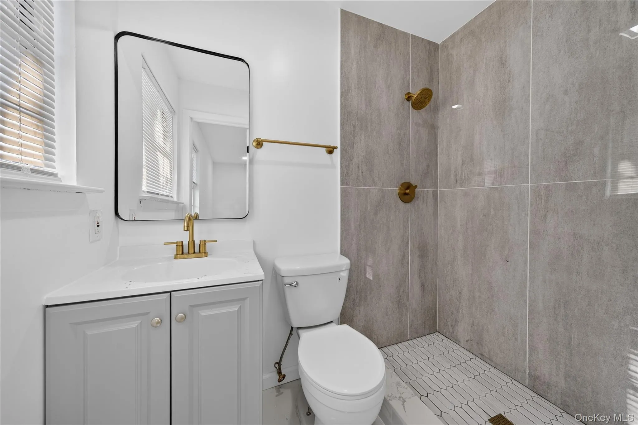 28 Roslyn Avenue, Brookhaven, NY, 3 Bedrooms Bedrooms, 7 Rooms Rooms,3 BathroomsBathrooms,Residential,For Rent,Roslyn,0,1042528 28 Roslyn Avenue, Brookhaven, NY, 3 Bedrooms Bedrooms, 7 Rooms Rooms,3 BathroomsBathrooms,Residential,For Rent,Roslyn,0,1042528