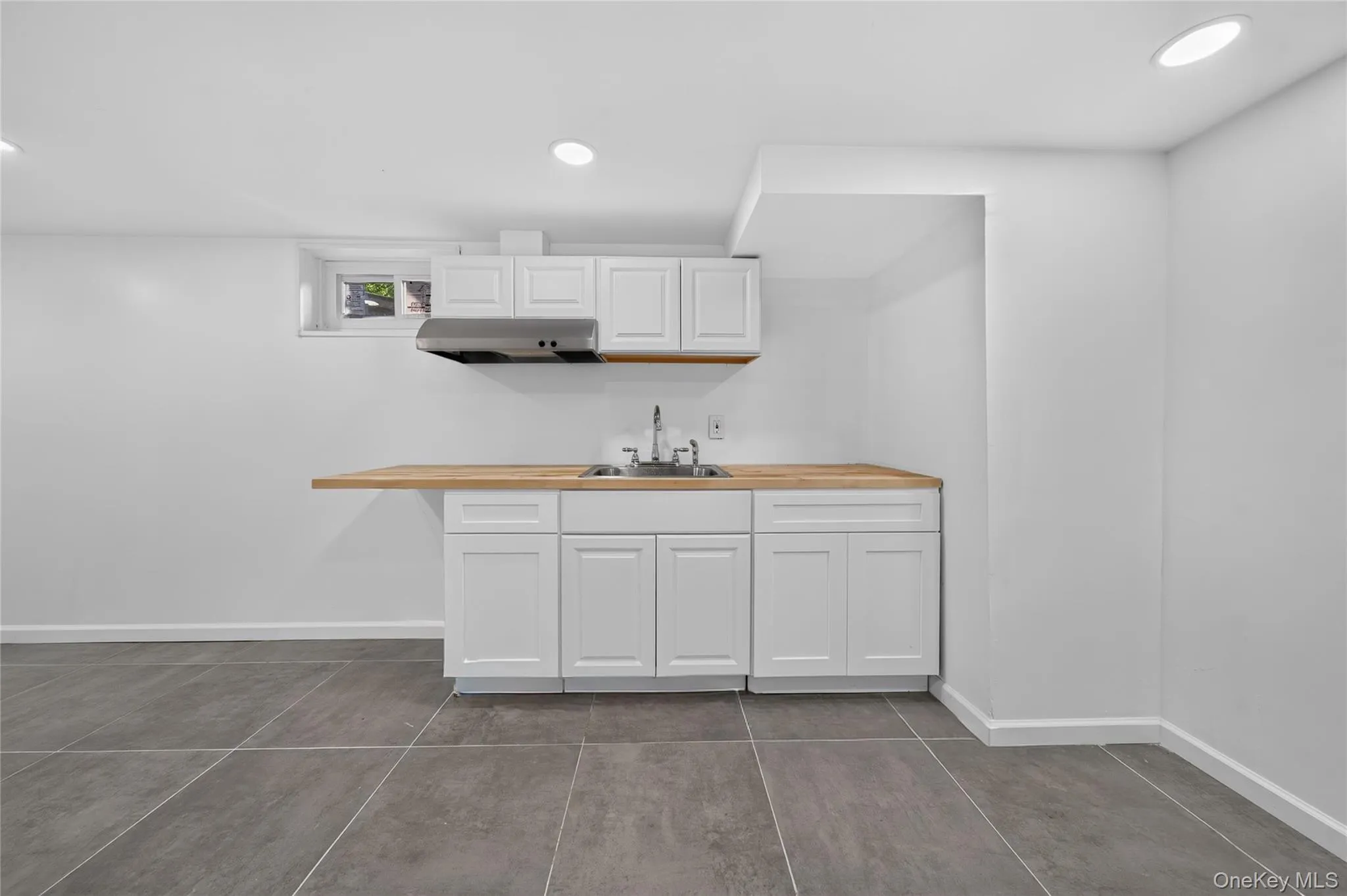 28 Roslyn Avenue, Brookhaven, NY, 3 Bedrooms Bedrooms, 7 Rooms Rooms,3 BathroomsBathrooms,Residential,For Rent,Roslyn,0,1042528 28 Roslyn Avenue, Brookhaven, NY, 3 Bedrooms Bedrooms, 7 Rooms Rooms,3 BathroomsBathrooms,Residential,For Rent,Roslyn,0,1042528