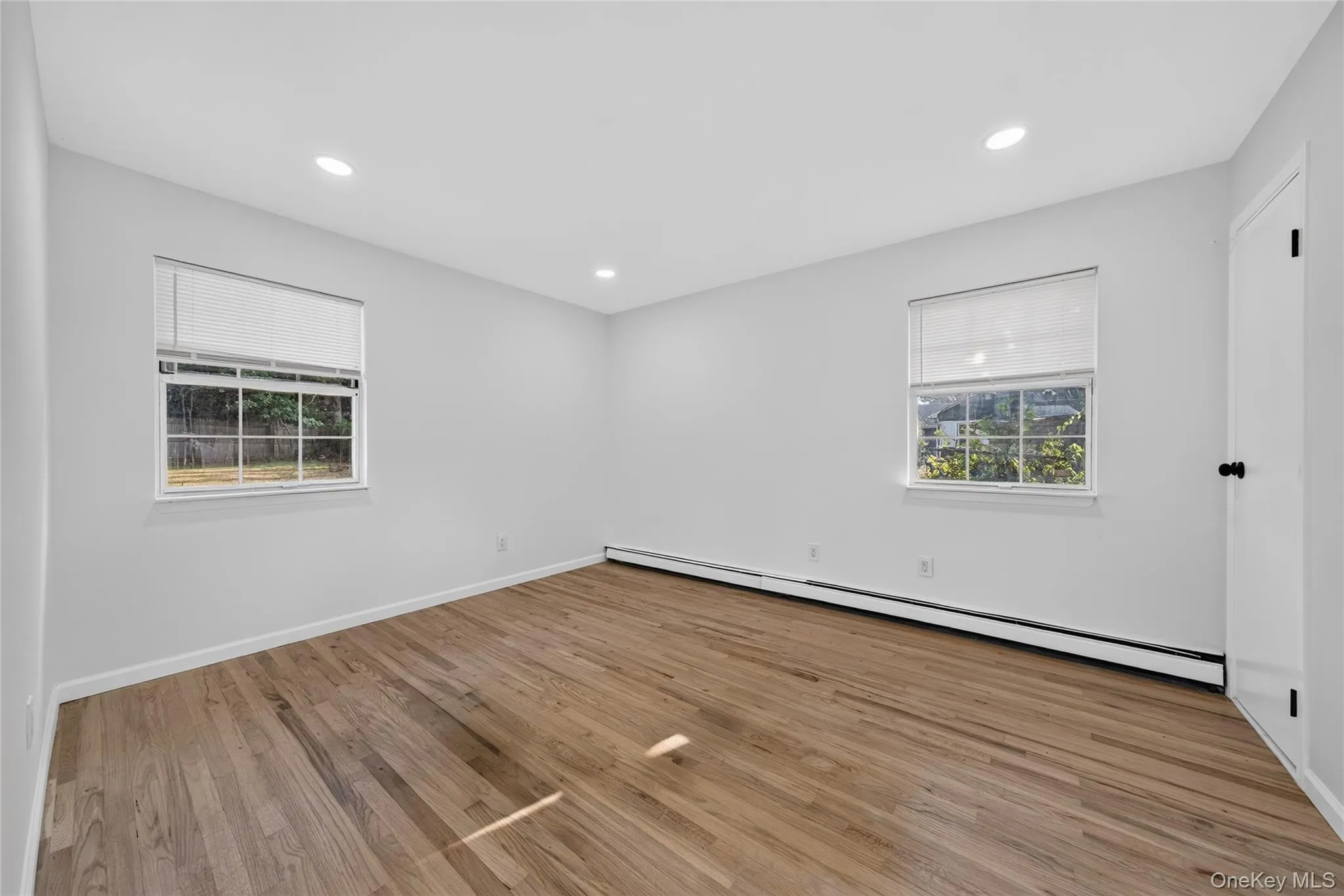 28 Roslyn Avenue, Brookhaven, NY, 3 Bedrooms Bedrooms, 7 Rooms Rooms,3 BathroomsBathrooms,Residential,For Rent,Roslyn,0,1042528 28 Roslyn Avenue, Brookhaven, NY, 3 Bedrooms Bedrooms, 7 Rooms Rooms,3 BathroomsBathrooms,Residential,For Rent,Roslyn,0,1042528