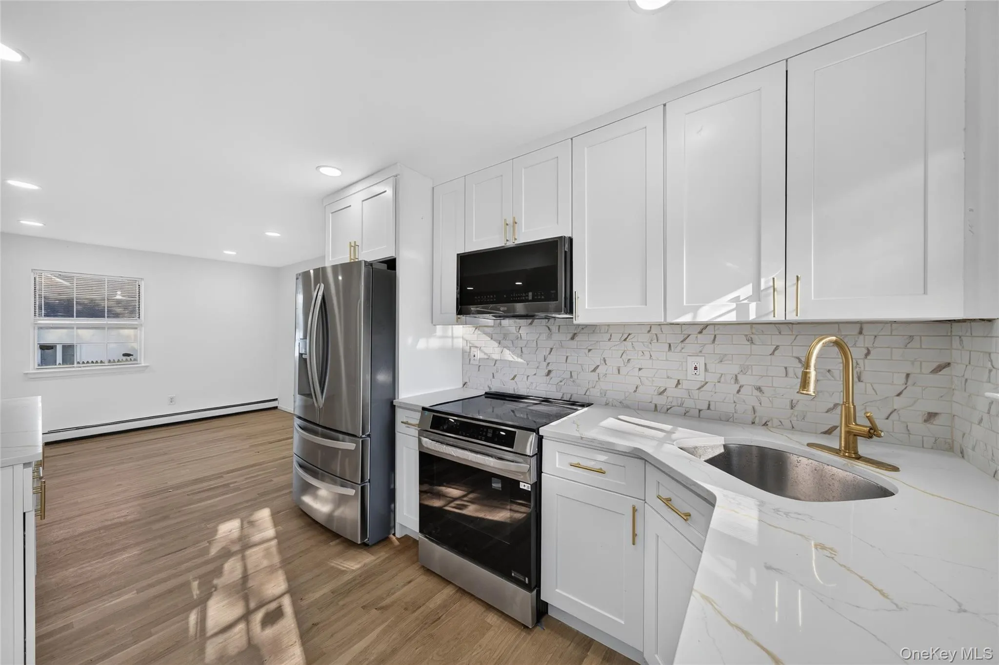 28 Roslyn Avenue, Brookhaven, NY, 3 Bedrooms Bedrooms, 7 Rooms Rooms,3 BathroomsBathrooms,Residential,For Rent,Roslyn,0,1042528 28 Roslyn Avenue, Brookhaven, NY, 3 Bedrooms Bedrooms, 7 Rooms Rooms,3 BathroomsBathrooms,Residential,For Rent,Roslyn,0,1042528