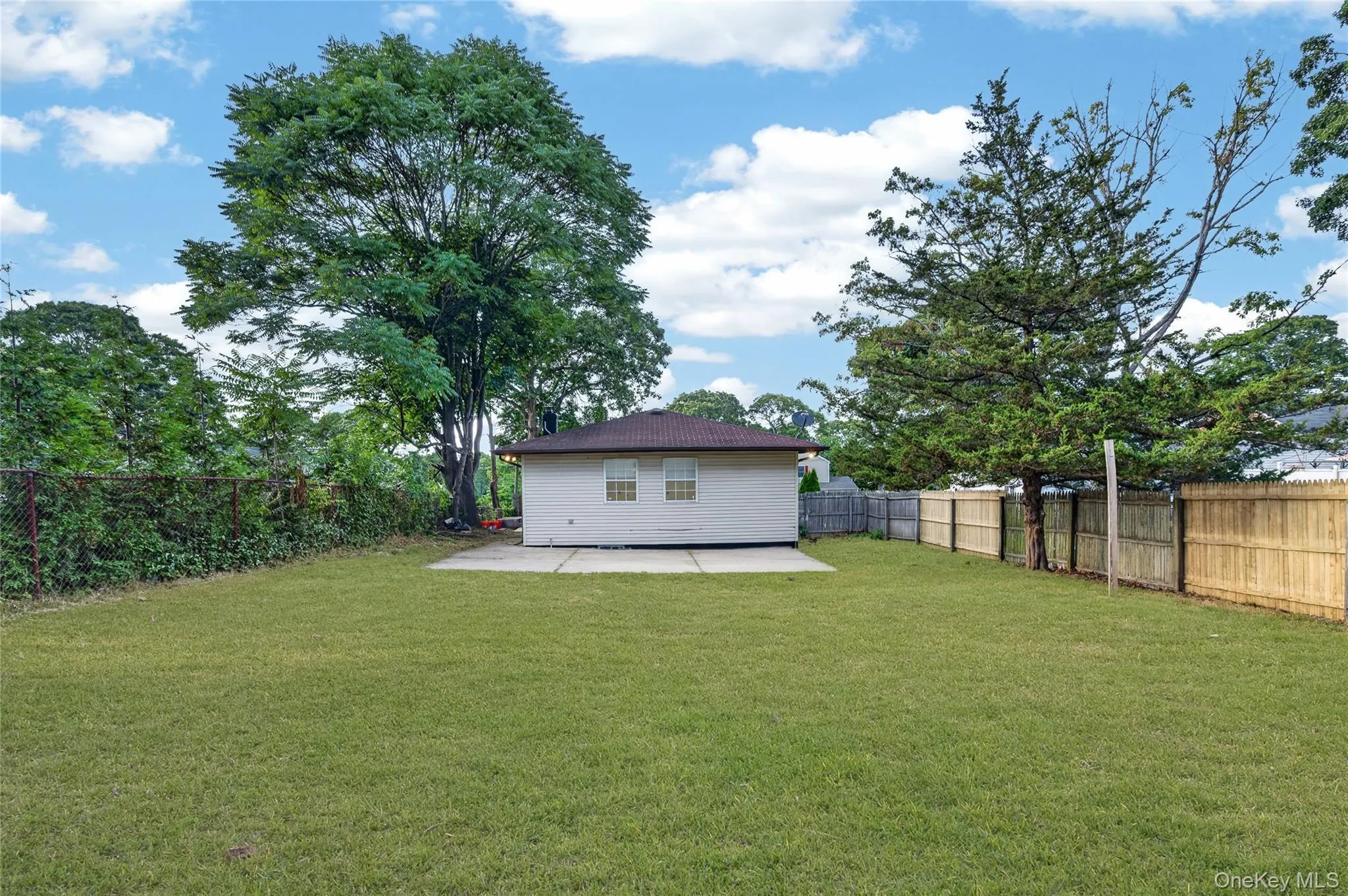 28 Roslyn Avenue, Brookhaven, NY, 3 Bedrooms Bedrooms, 7 Rooms Rooms,3 BathroomsBathrooms,Residential,For Rent,Roslyn,0,1042528 28 Roslyn Avenue, Brookhaven, NY, 3 Bedrooms Bedrooms, 7 Rooms Rooms,3 BathroomsBathrooms,Residential,For Rent,Roslyn,0,1042528