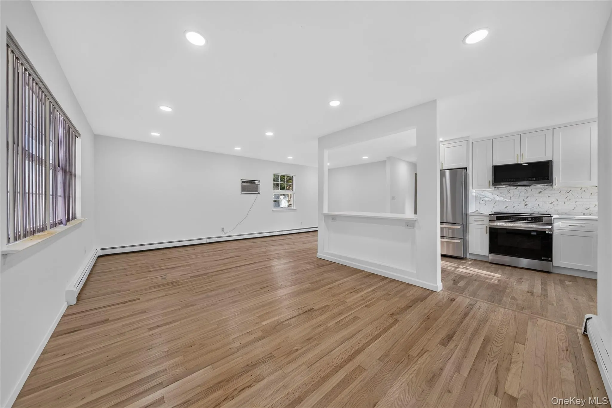 28 Roslyn Avenue, Brookhaven, NY, 3 Bedrooms Bedrooms, 7 Rooms Rooms,3 BathroomsBathrooms,Residential,For Rent,Roslyn,0,1042528 28 Roslyn Avenue, Brookhaven, NY, 3 Bedrooms Bedrooms, 7 Rooms Rooms,3 BathroomsBathrooms,Residential,For Rent,Roslyn,0,1042528