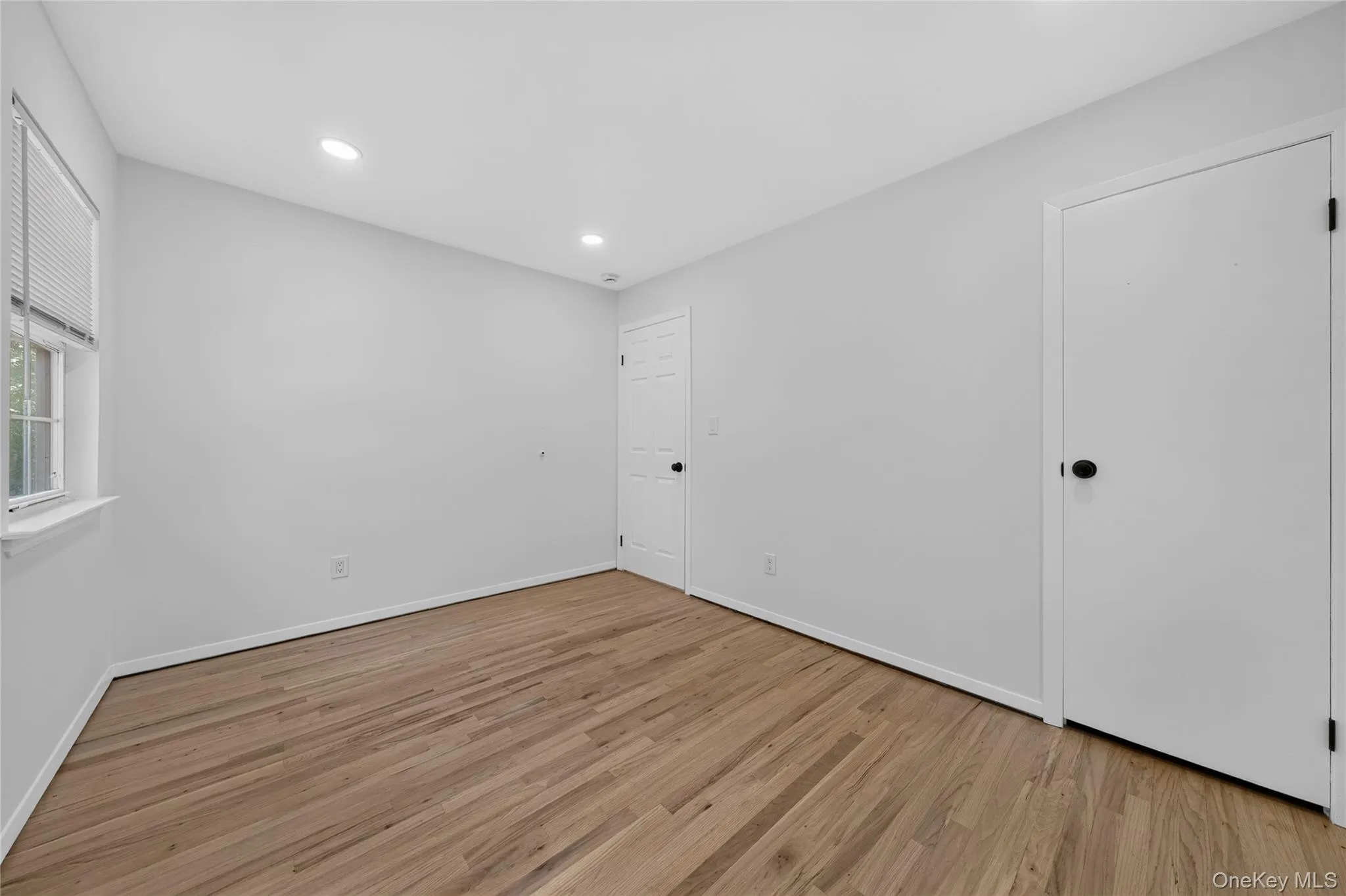 28 Roslyn Avenue, Brookhaven, NY, 3 Bedrooms Bedrooms, 7 Rooms Rooms,3 BathroomsBathrooms,Residential,For Rent,Roslyn,0,1042528 28 Roslyn Avenue, Brookhaven, NY, 3 Bedrooms Bedrooms, 7 Rooms Rooms,3 BathroomsBathrooms,Residential,For Rent,Roslyn,0,1042528