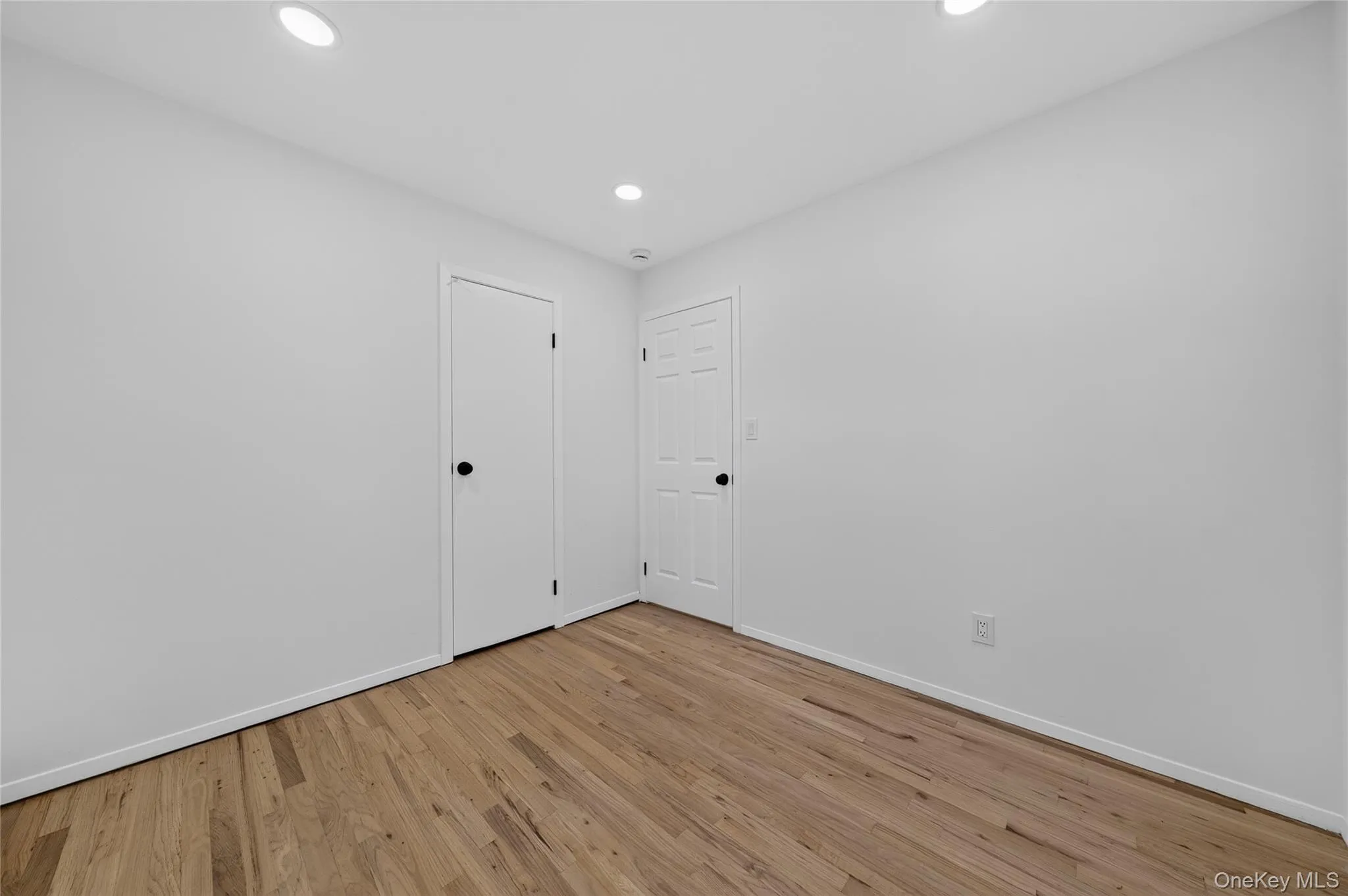 28 Roslyn Avenue, Brookhaven, NY, 3 Bedrooms Bedrooms, 7 Rooms Rooms,3 BathroomsBathrooms,Residential,For Rent,Roslyn,0,1042528 28 Roslyn Avenue, Brookhaven, NY, 3 Bedrooms Bedrooms, 7 Rooms Rooms,3 BathroomsBathrooms,Residential,For Rent,Roslyn,0,1042528